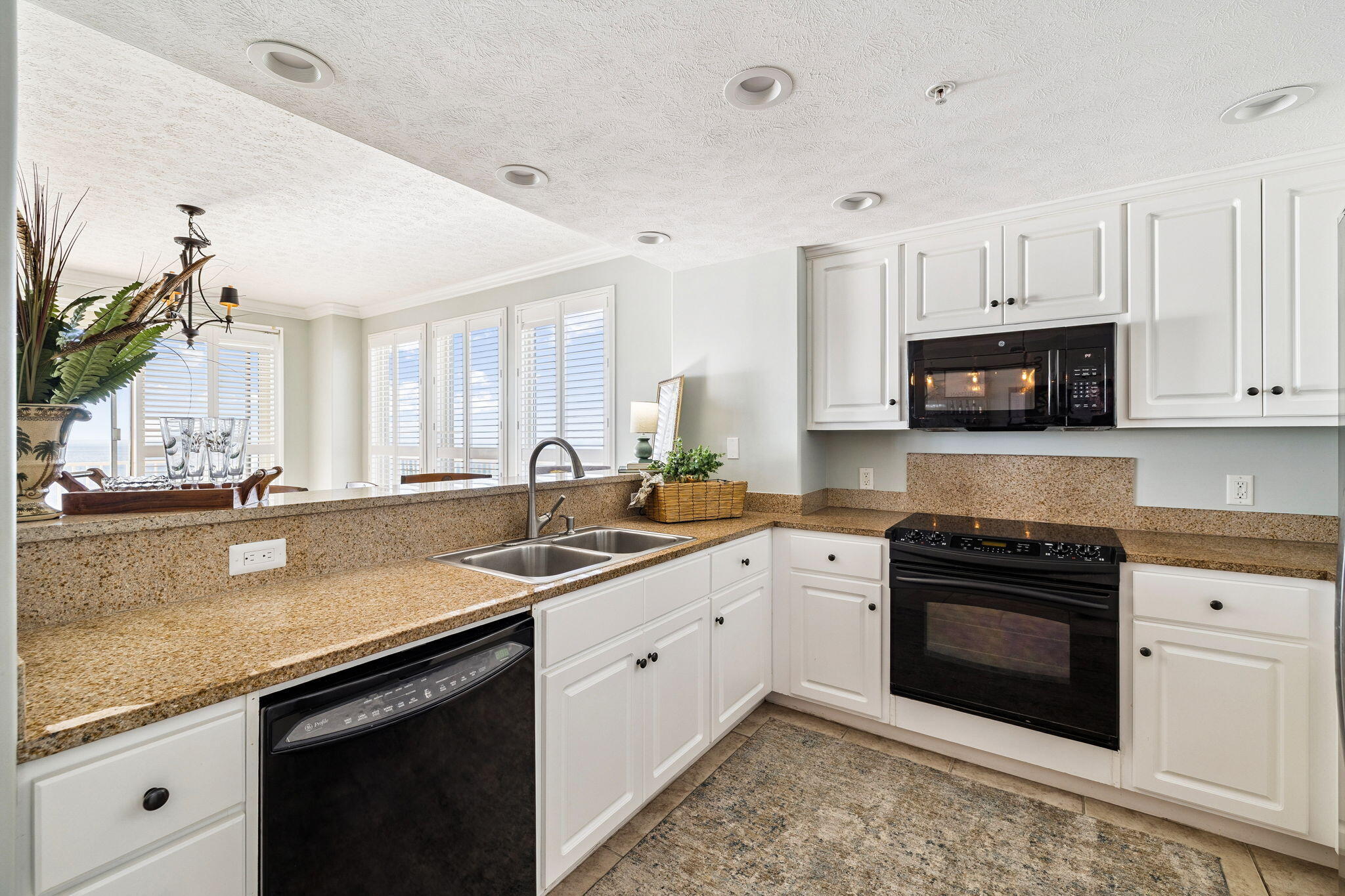 5004 Thomas Drive, 1712