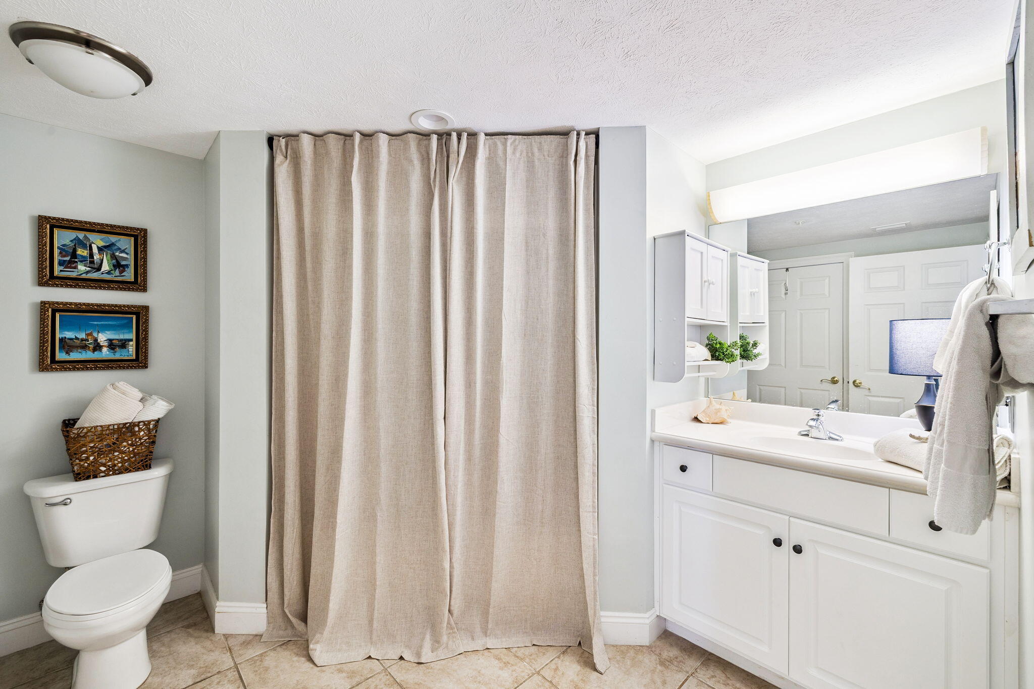 5004 Thomas Drive, 1712