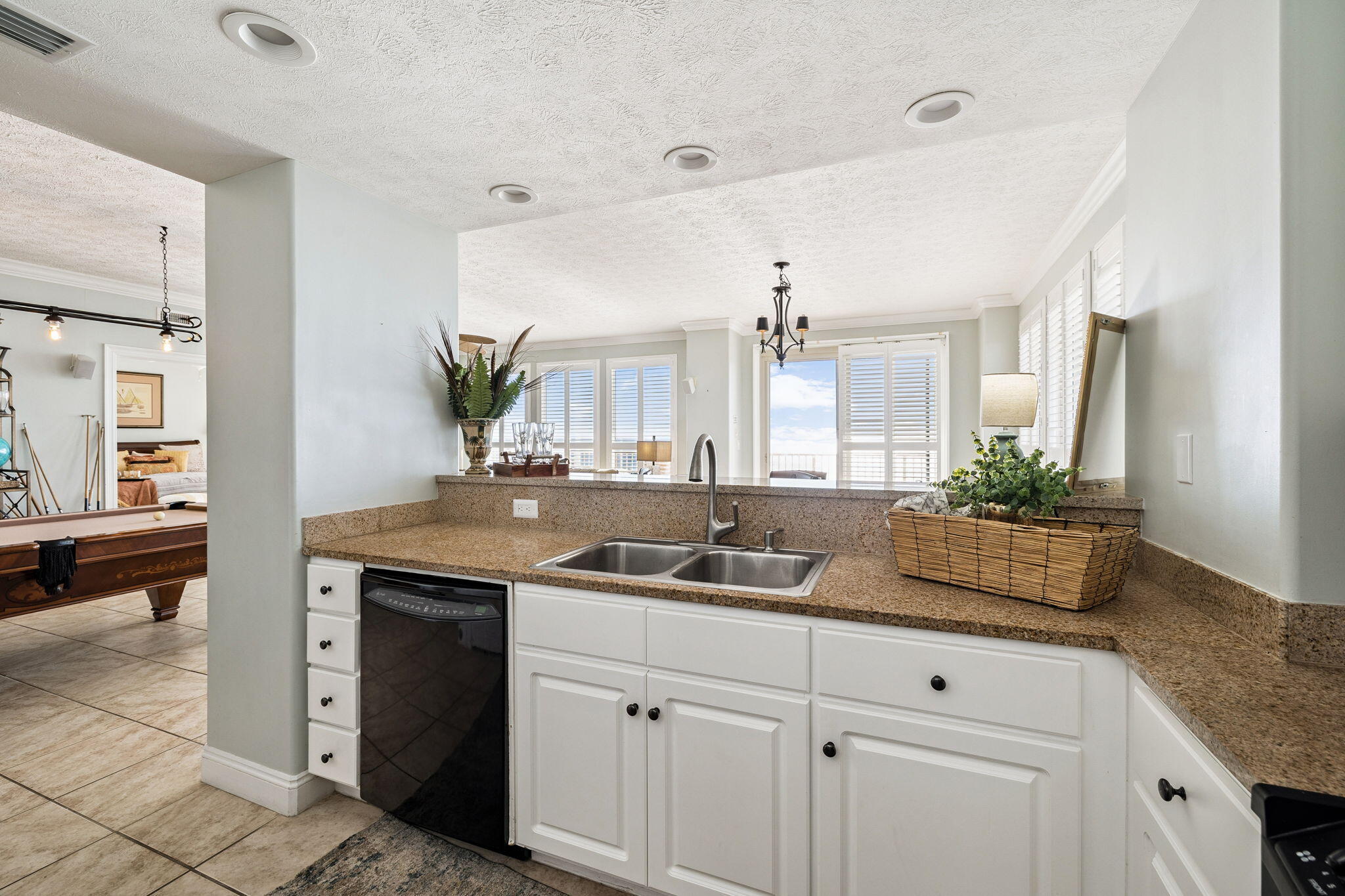 5004 Thomas Drive, 1712