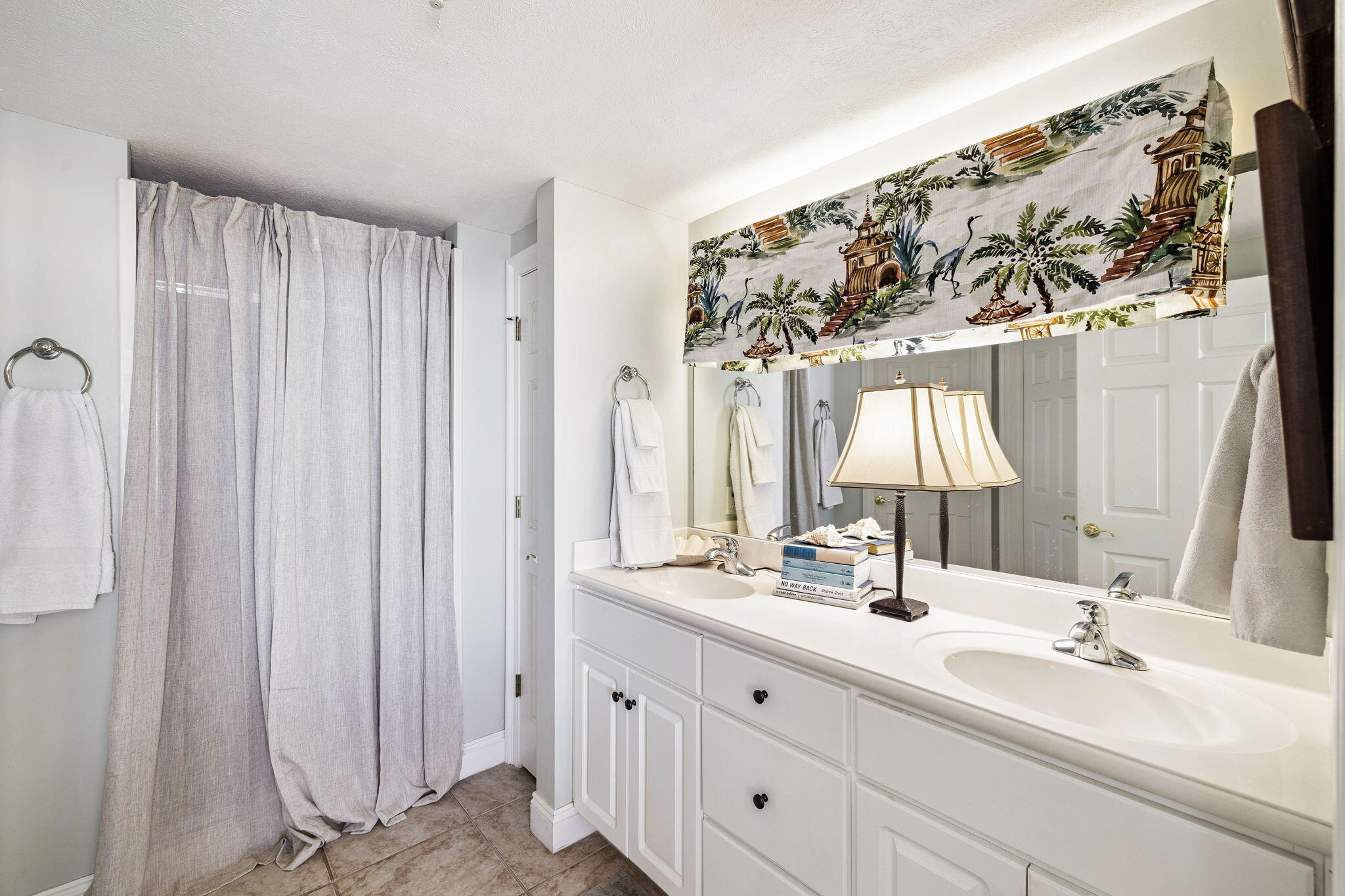 5004 Thomas Drive, 1712