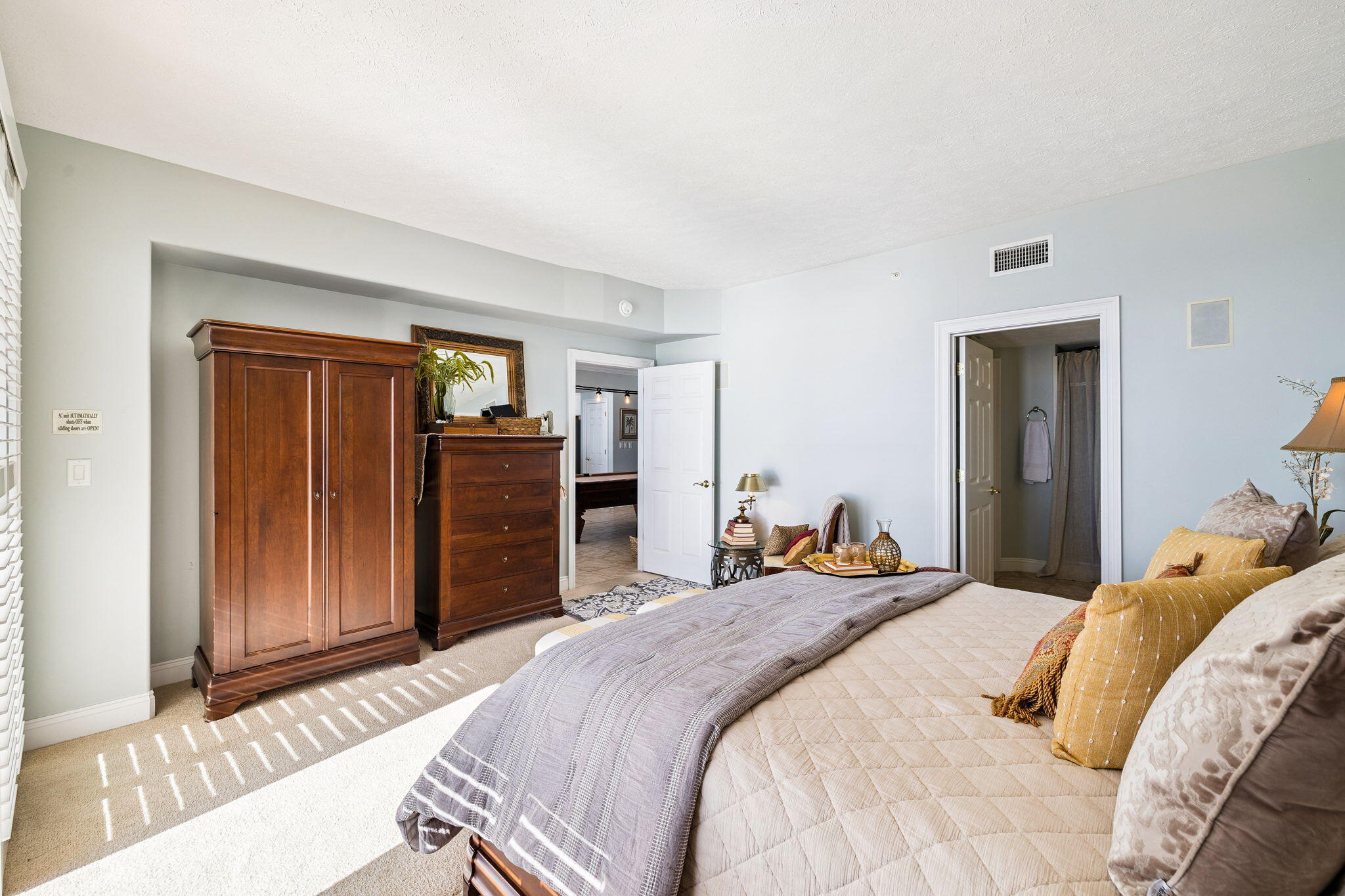 5004 Thomas Drive, 1712