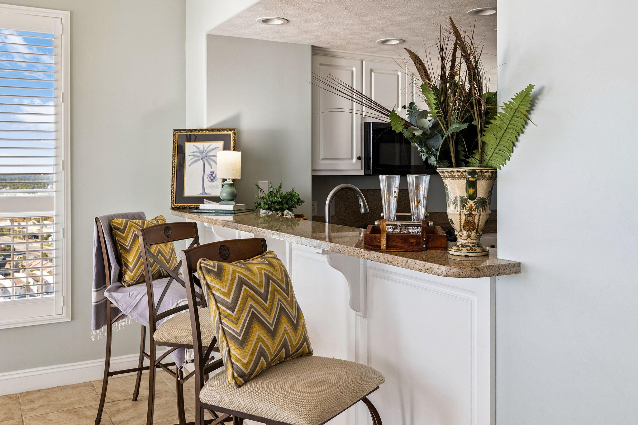 5004 Thomas Drive, 1712