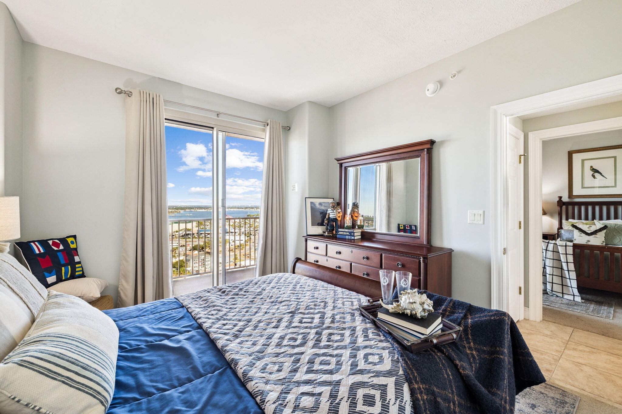 5004 Thomas Drive, 1712