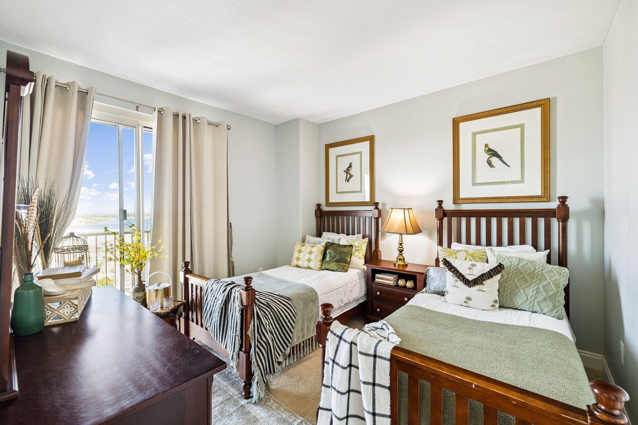 5004 Thomas Drive, 1712