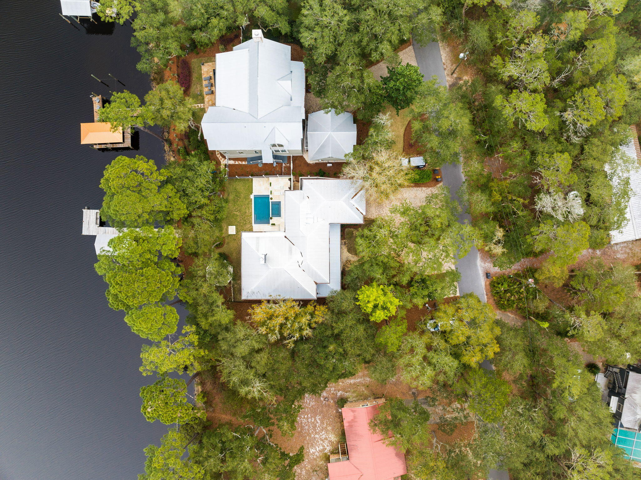 638 N Walton Lakeshore Drive