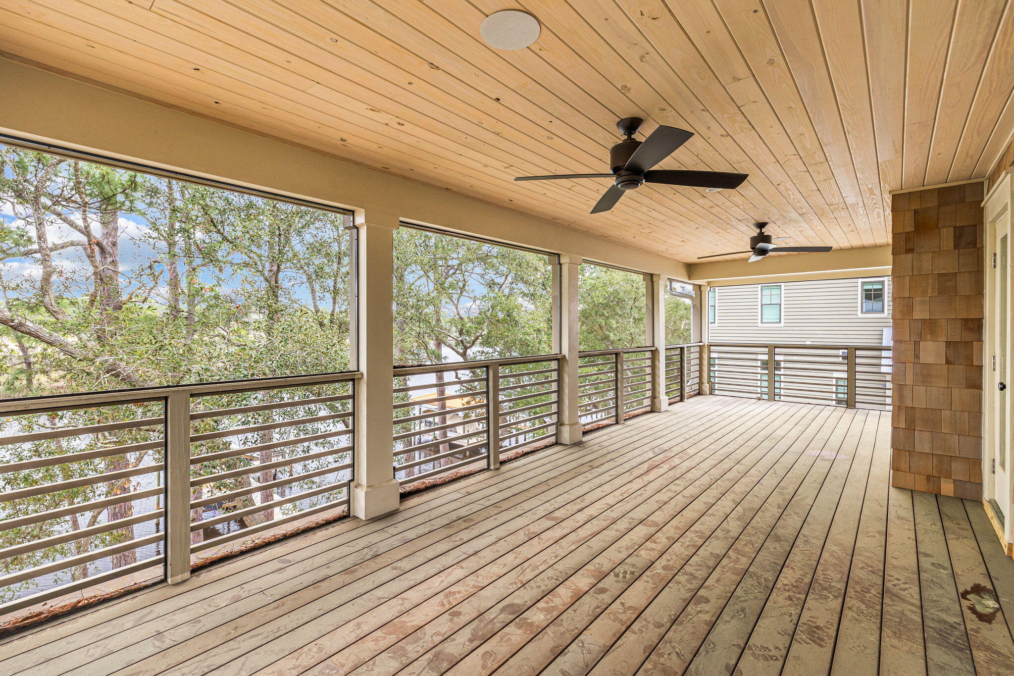 638 N Walton Lakeshore Drive