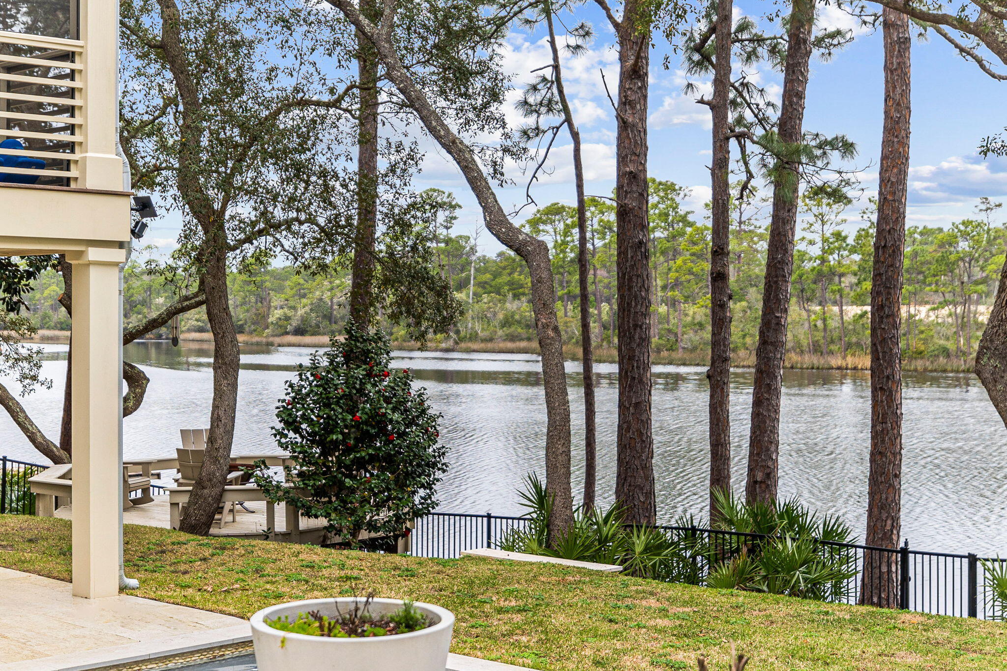 638 N Walton Lakeshore Drive