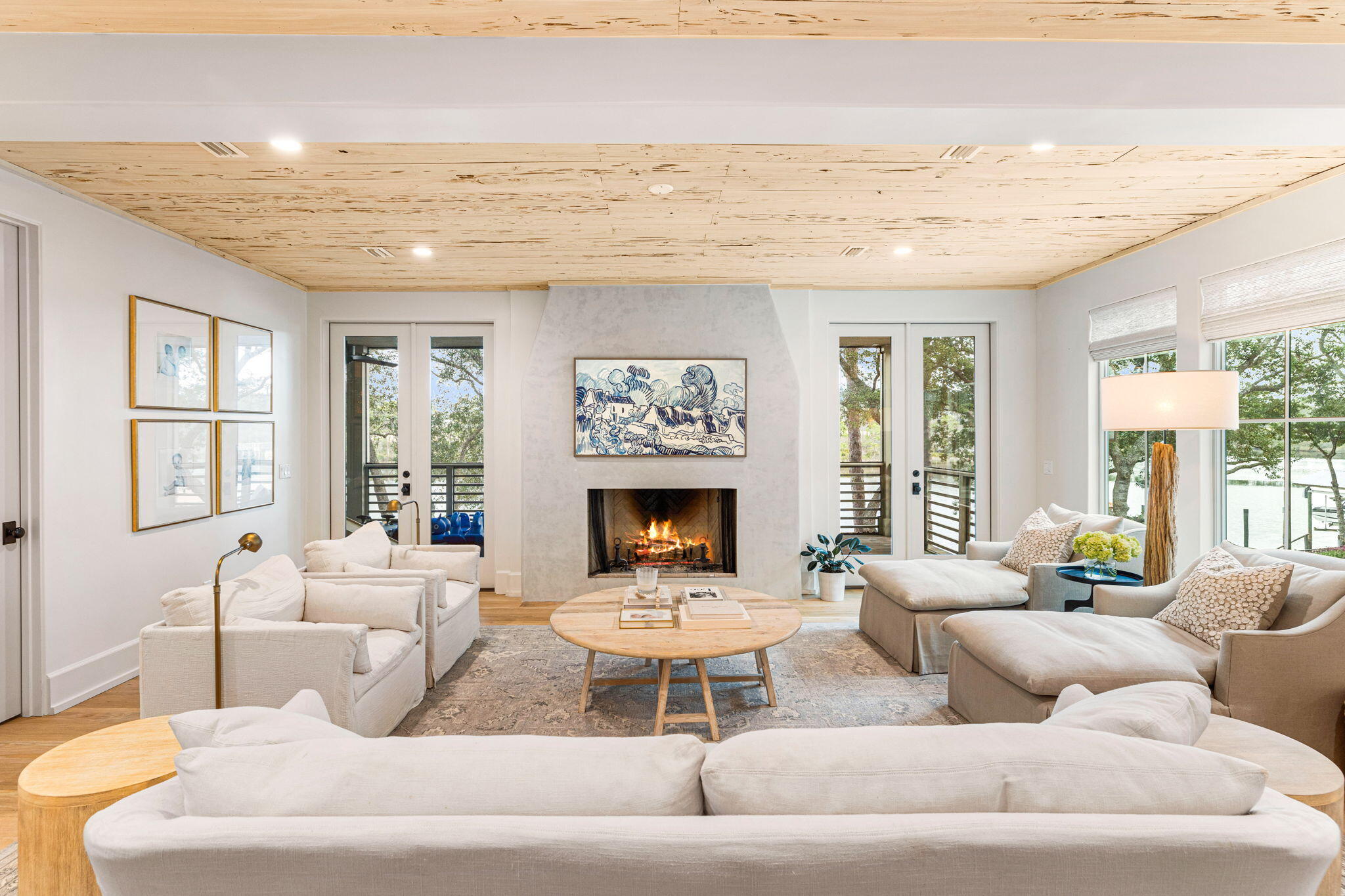 638 N Walton Lakeshore Drive