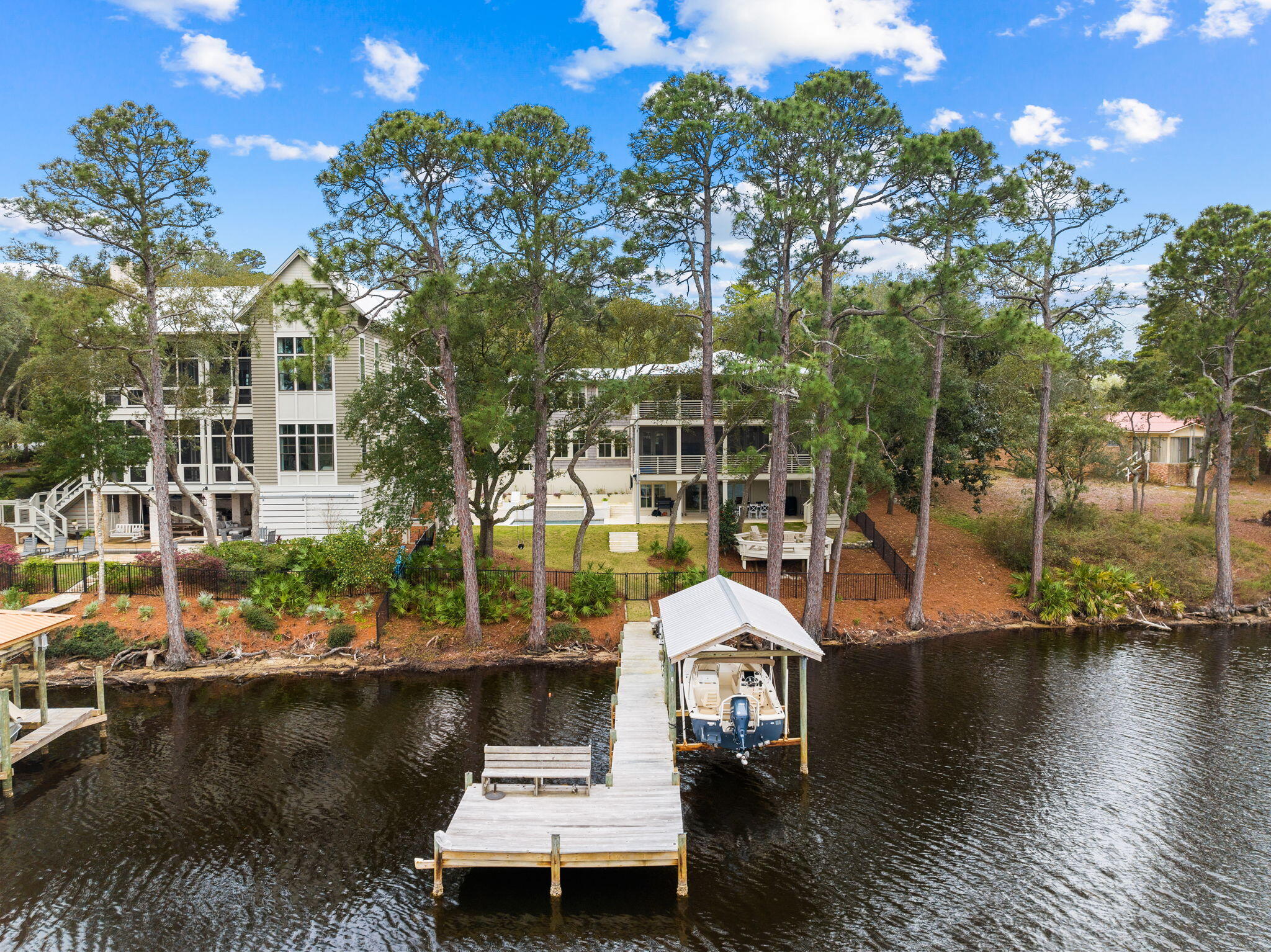 638 N Walton Lakeshore Drive