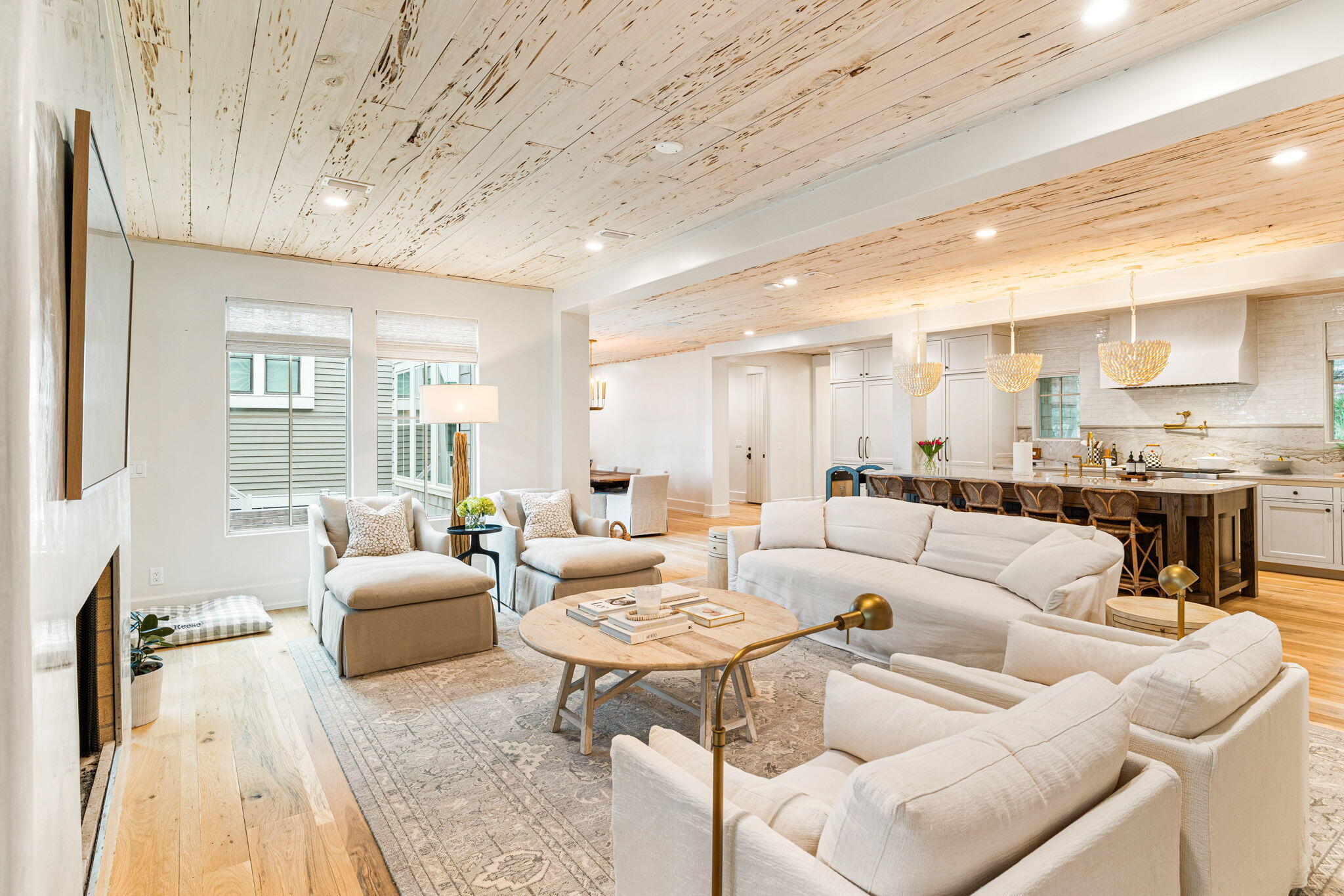 638 N Walton Lakeshore Drive