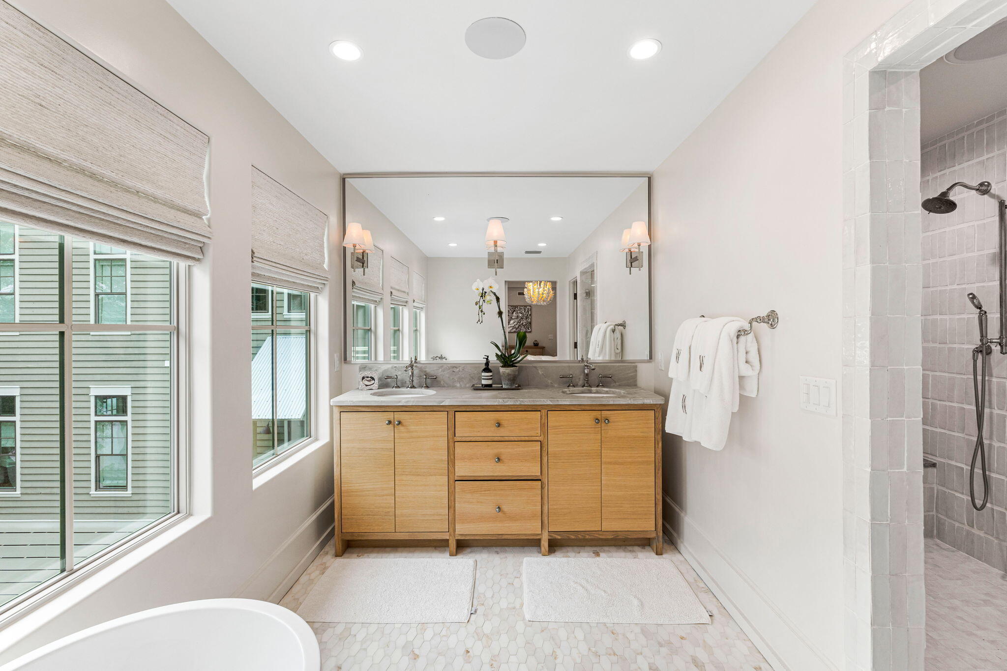 638 N Walton Lakeshore Drive