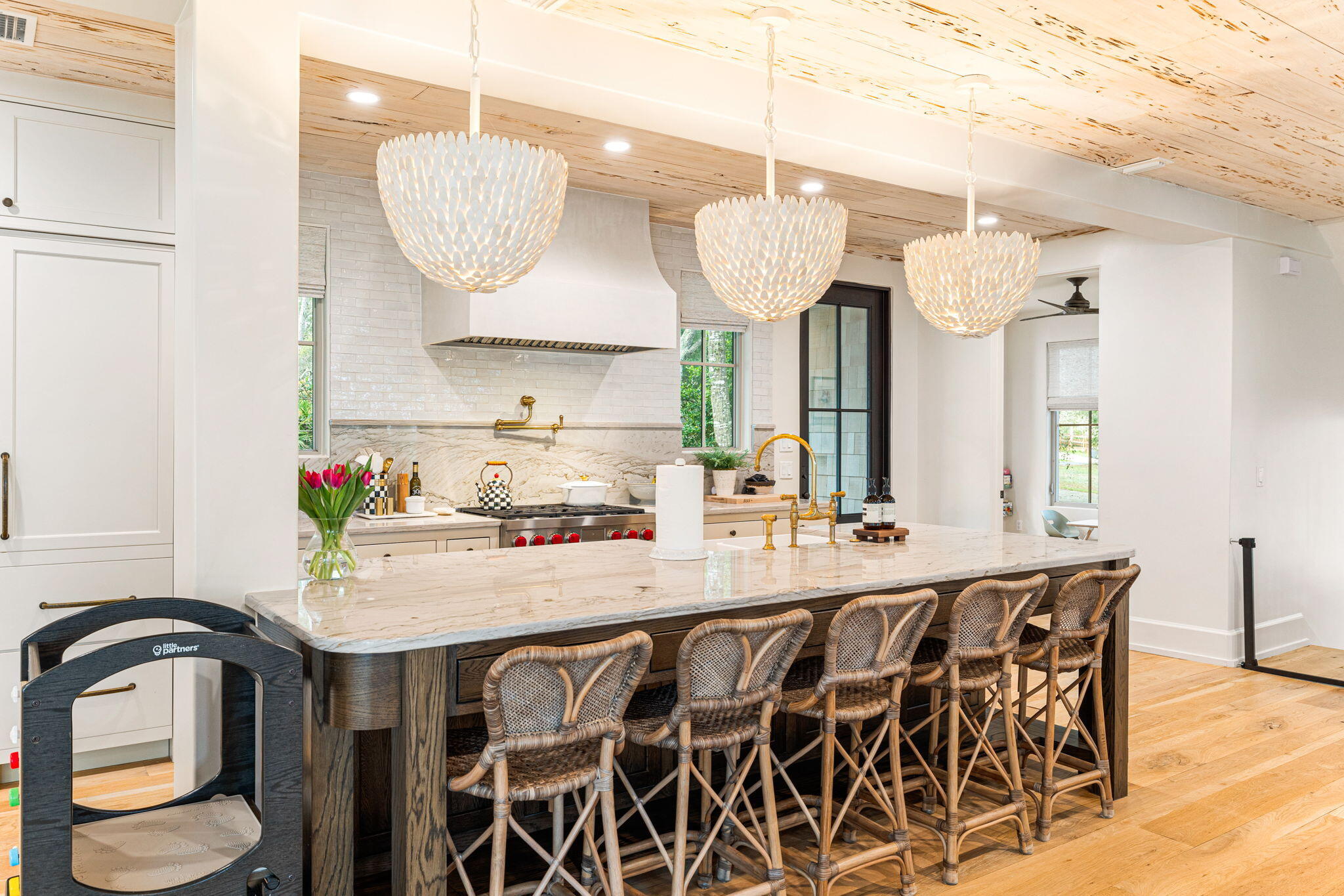638 N Walton Lakeshore Drive