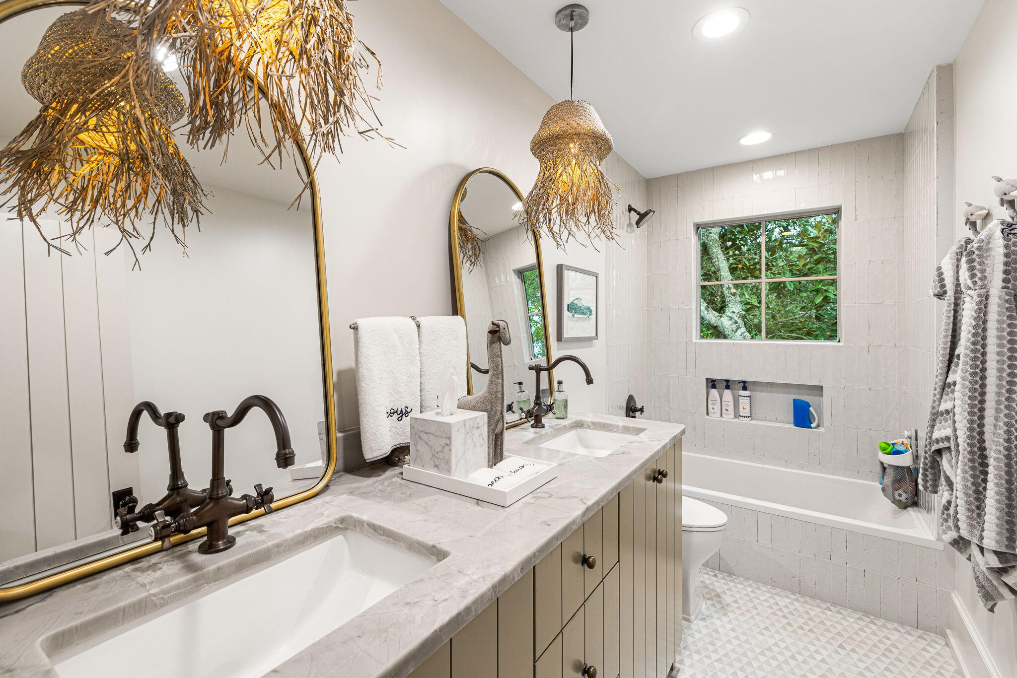 638 N Walton Lakeshore Drive