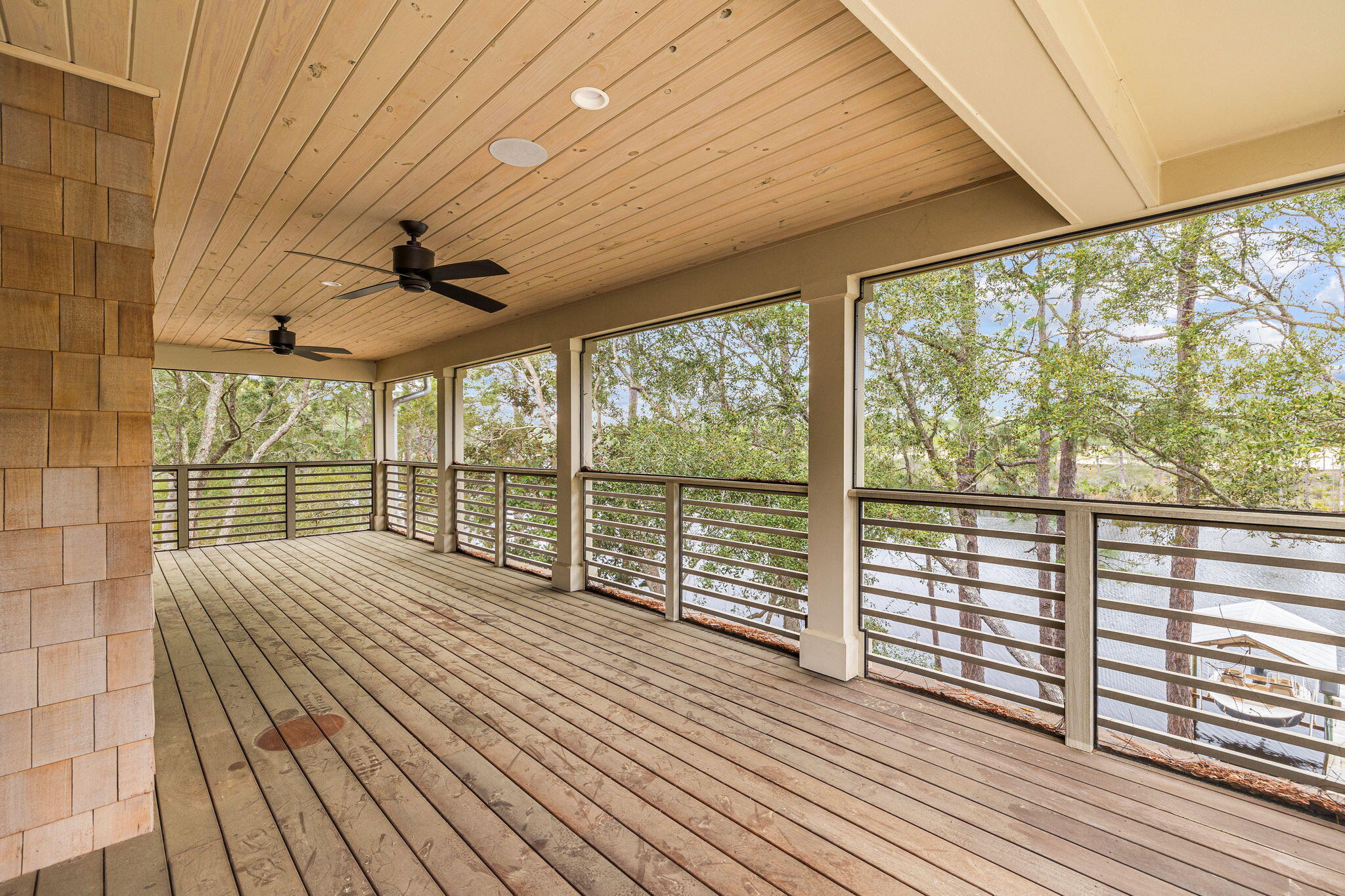 638 N Walton Lakeshore Drive