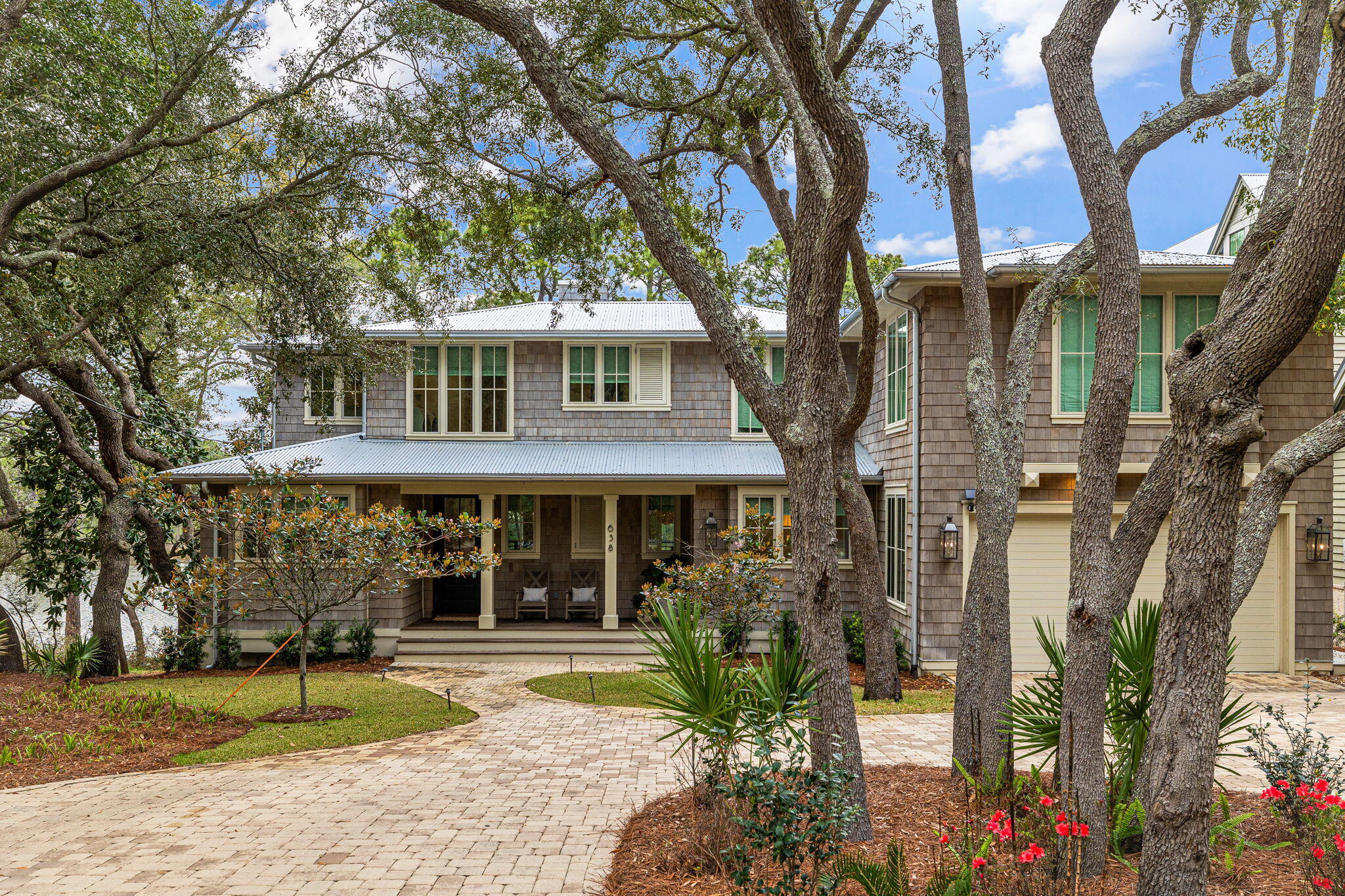 638 N Walton Lakeshore Drive