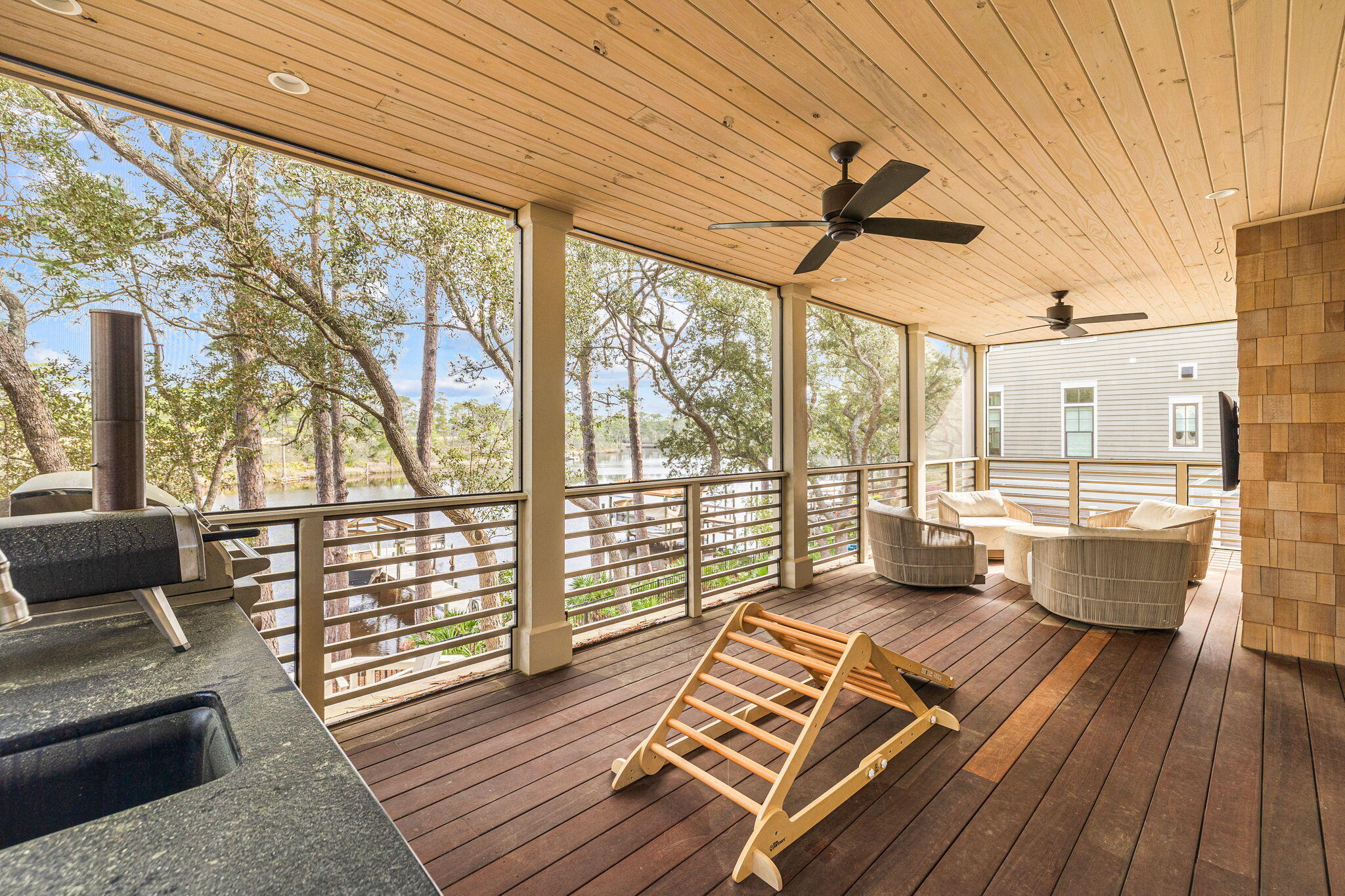 638 N Walton Lakeshore Drive