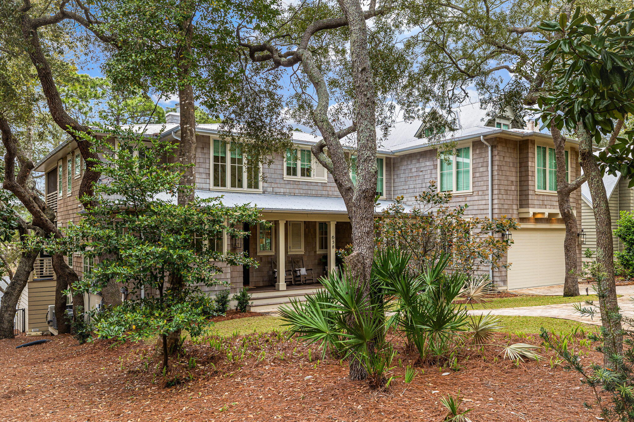 638 N Walton Lakeshore Drive