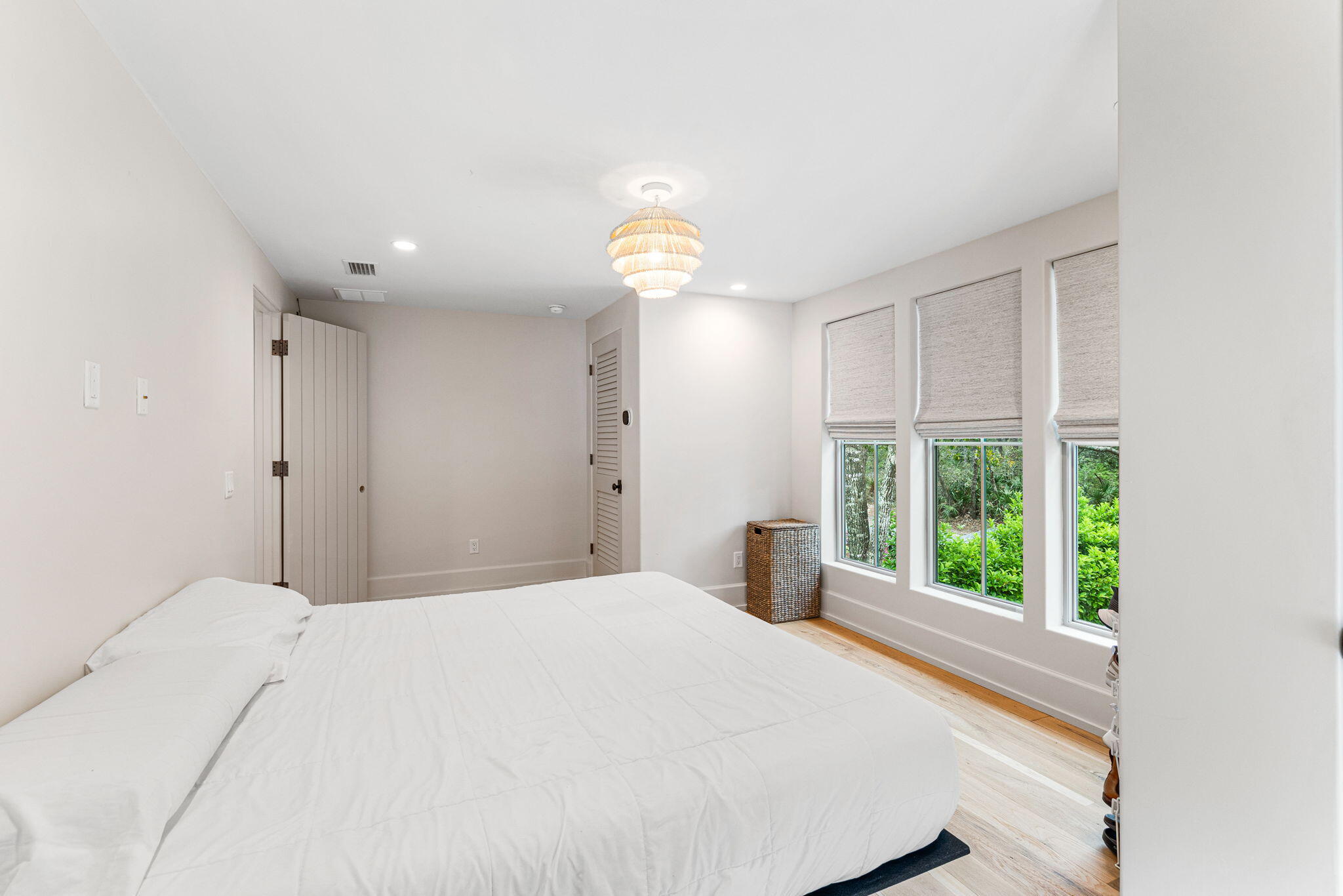 638 N Walton Lakeshore Drive