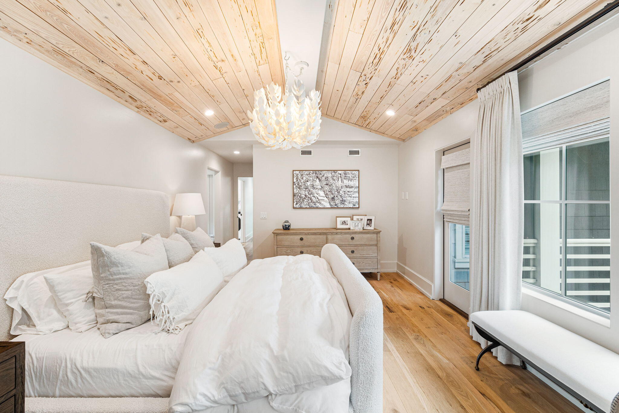 638 N Walton Lakeshore Drive