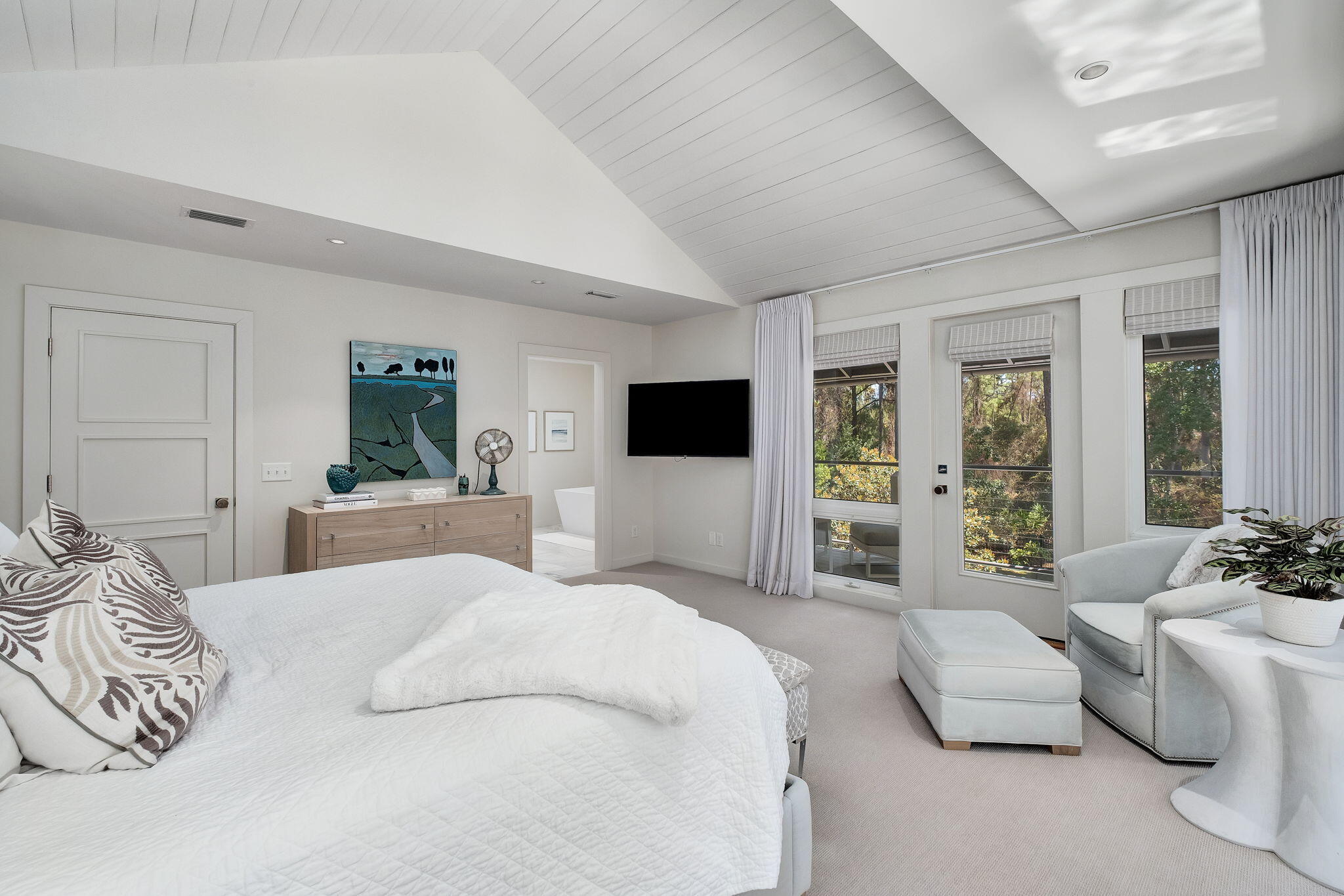 2932 Pine Valley Drive