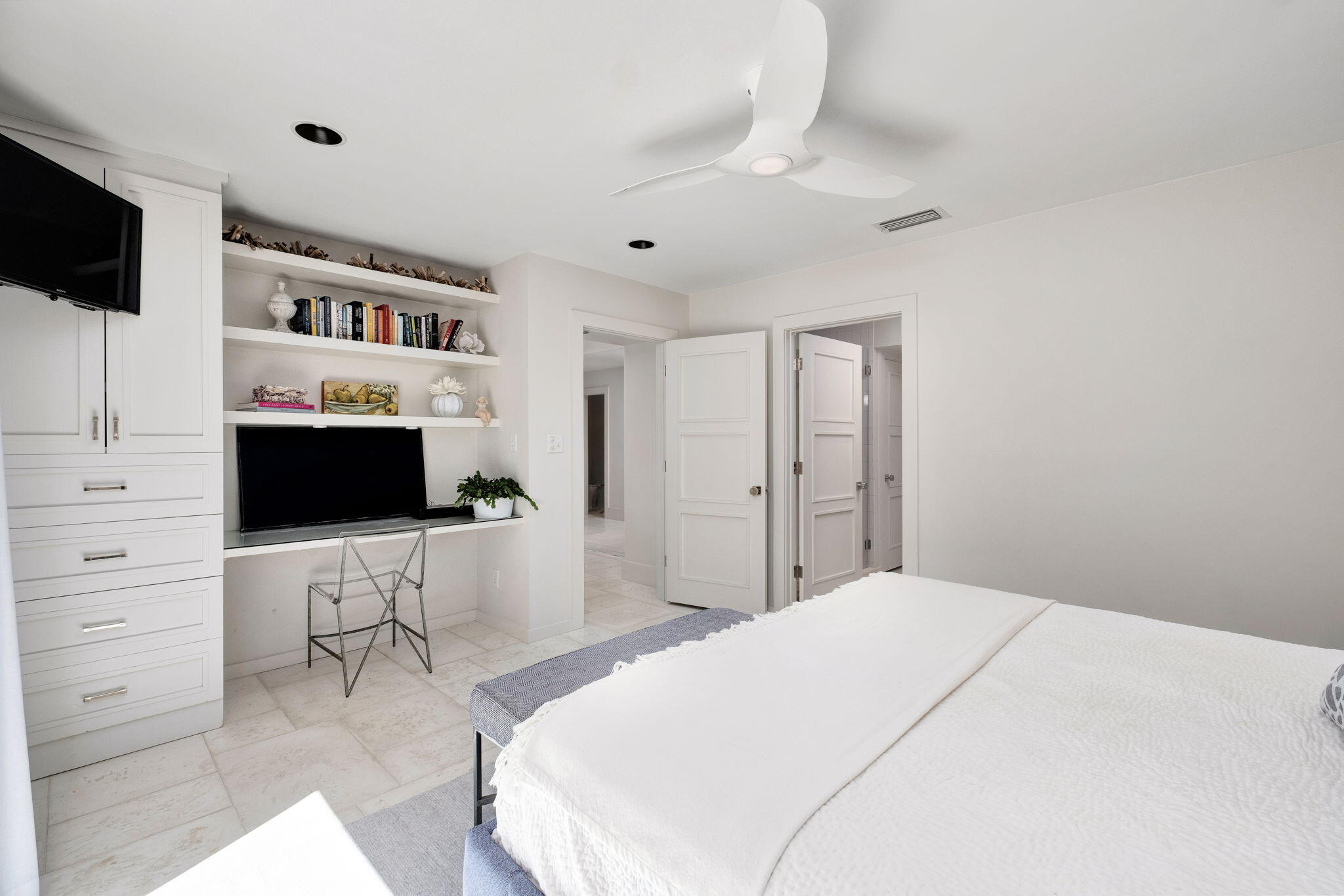 2932 Pine Valley Drive