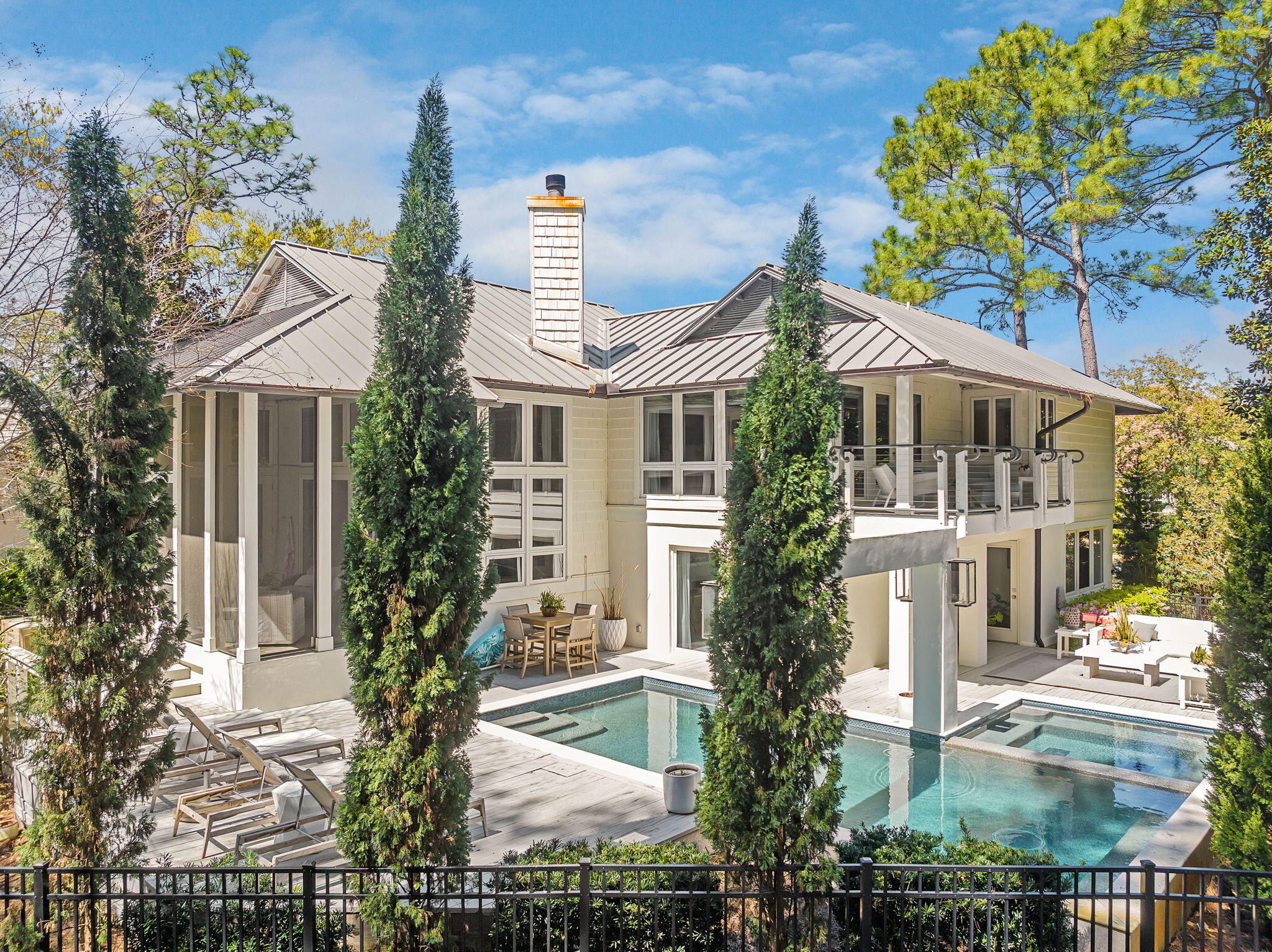 2932 Pine Valley Drive