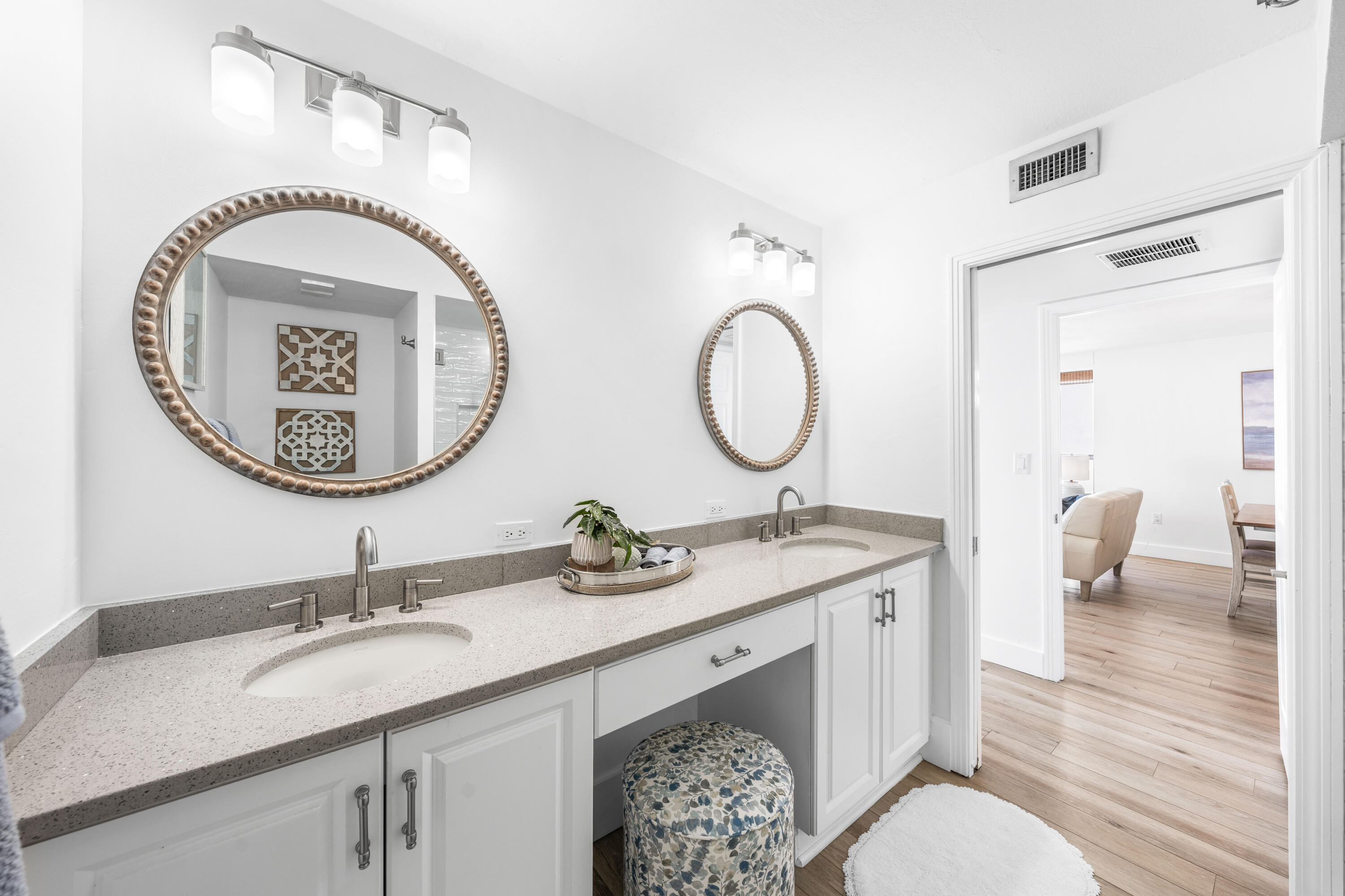 9815 US Hwy 98 W A306