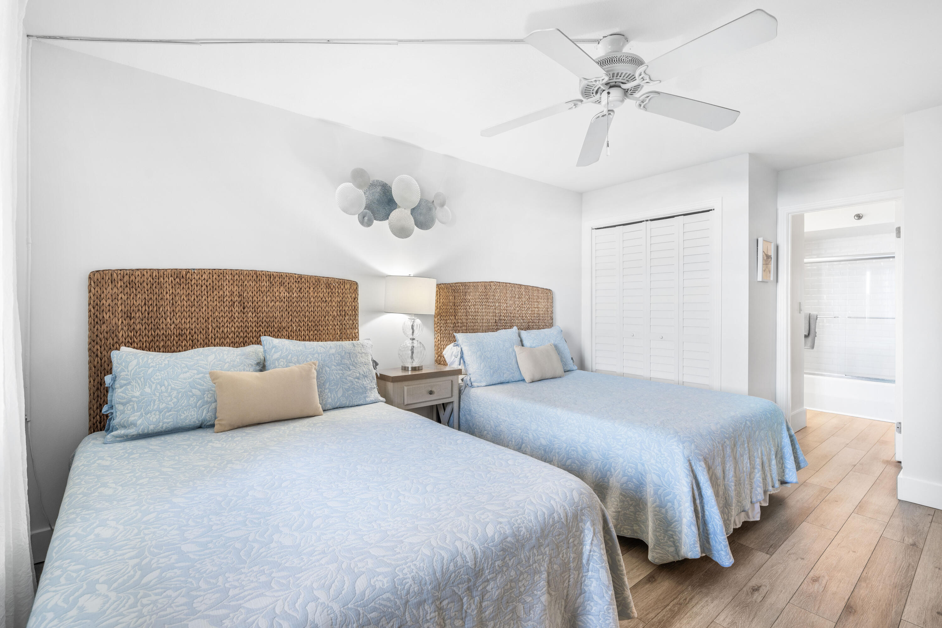 9815 US Hwy 98 W A306