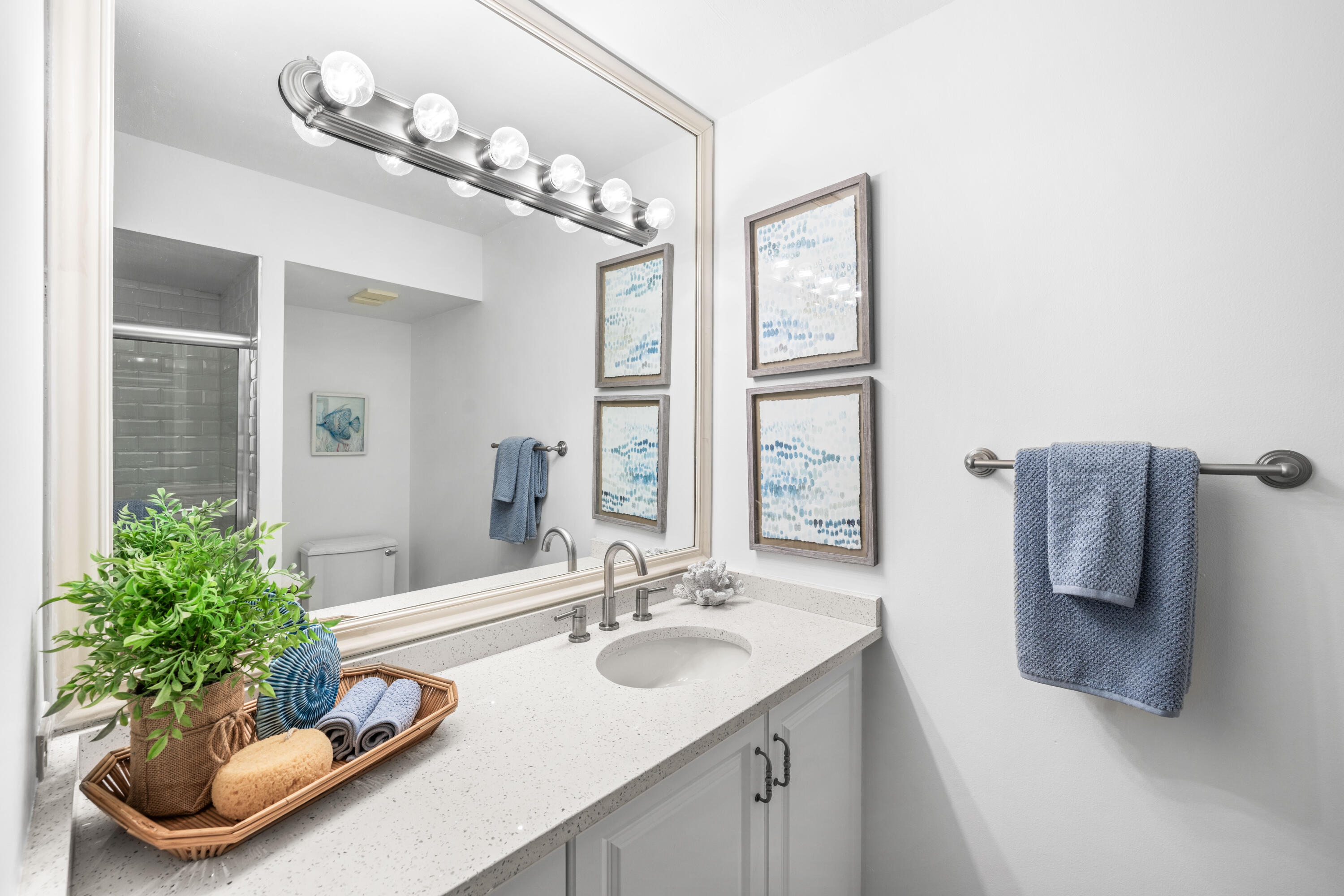 9815 US Hwy 98 W A306