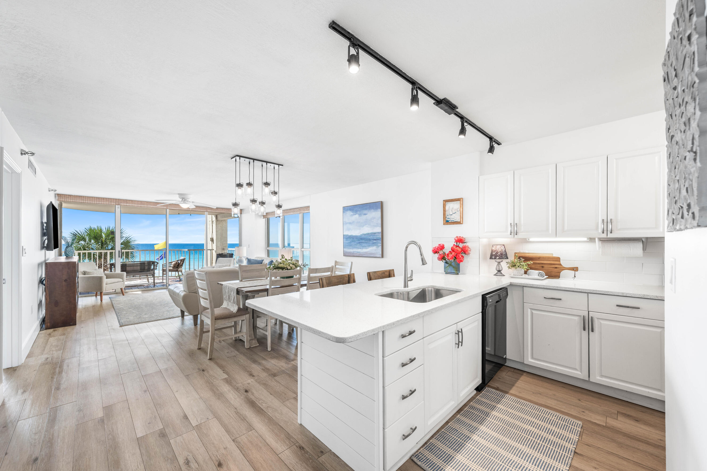 9815 US Hwy 98 W A306