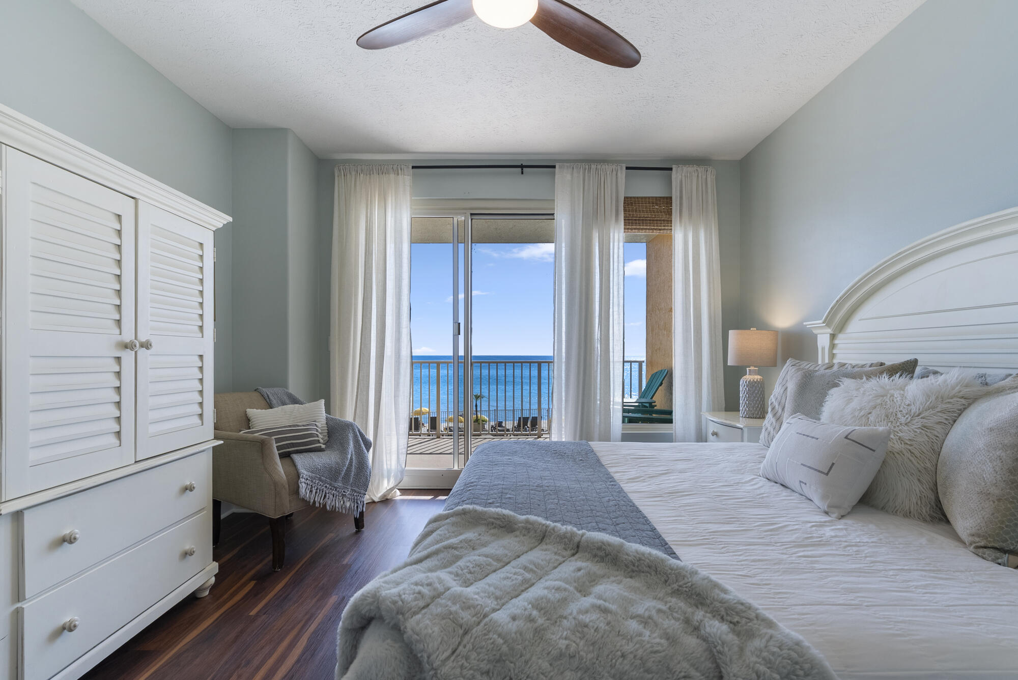 5004 Thomas Drive UNIT 209