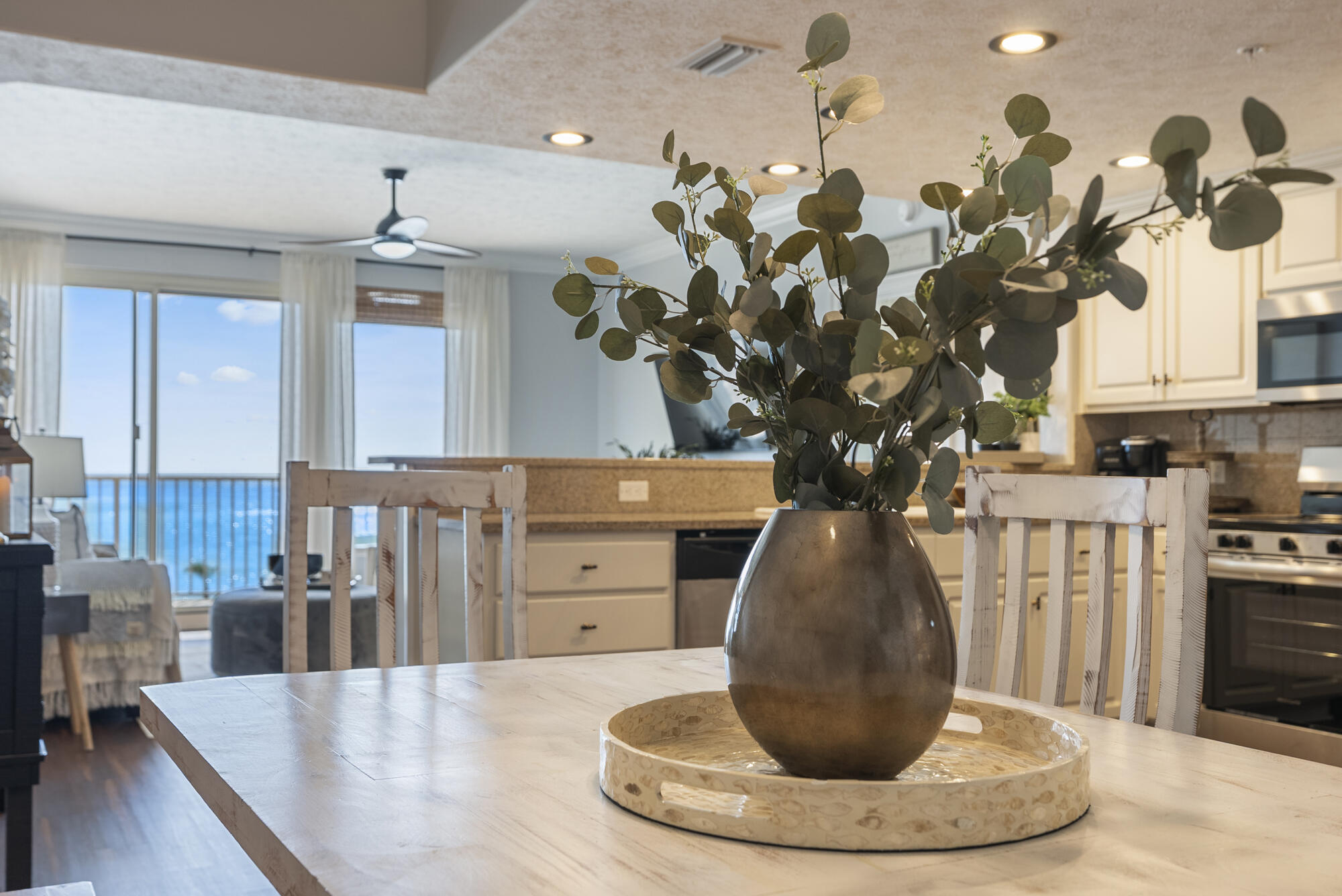 5004 Thomas Drive UNIT 209