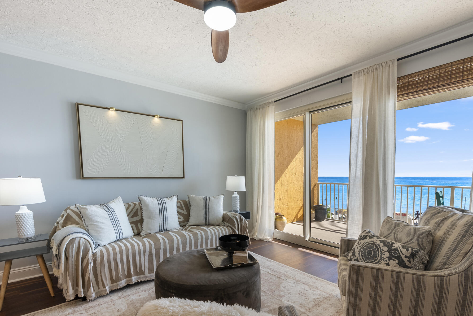 5004 Thomas Drive UNIT 209