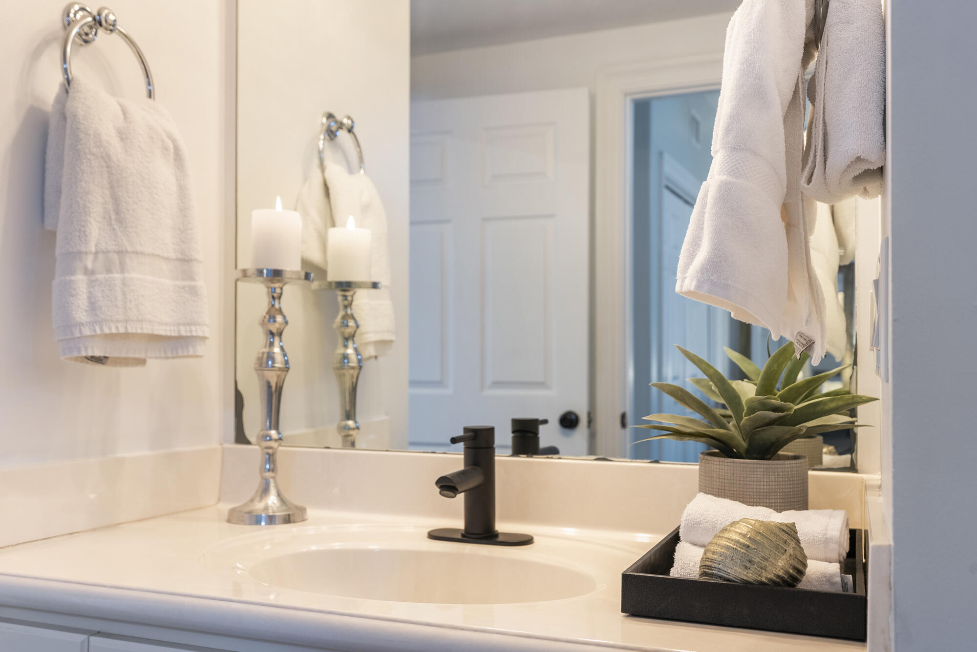 5004 Thomas Drive UNIT 209