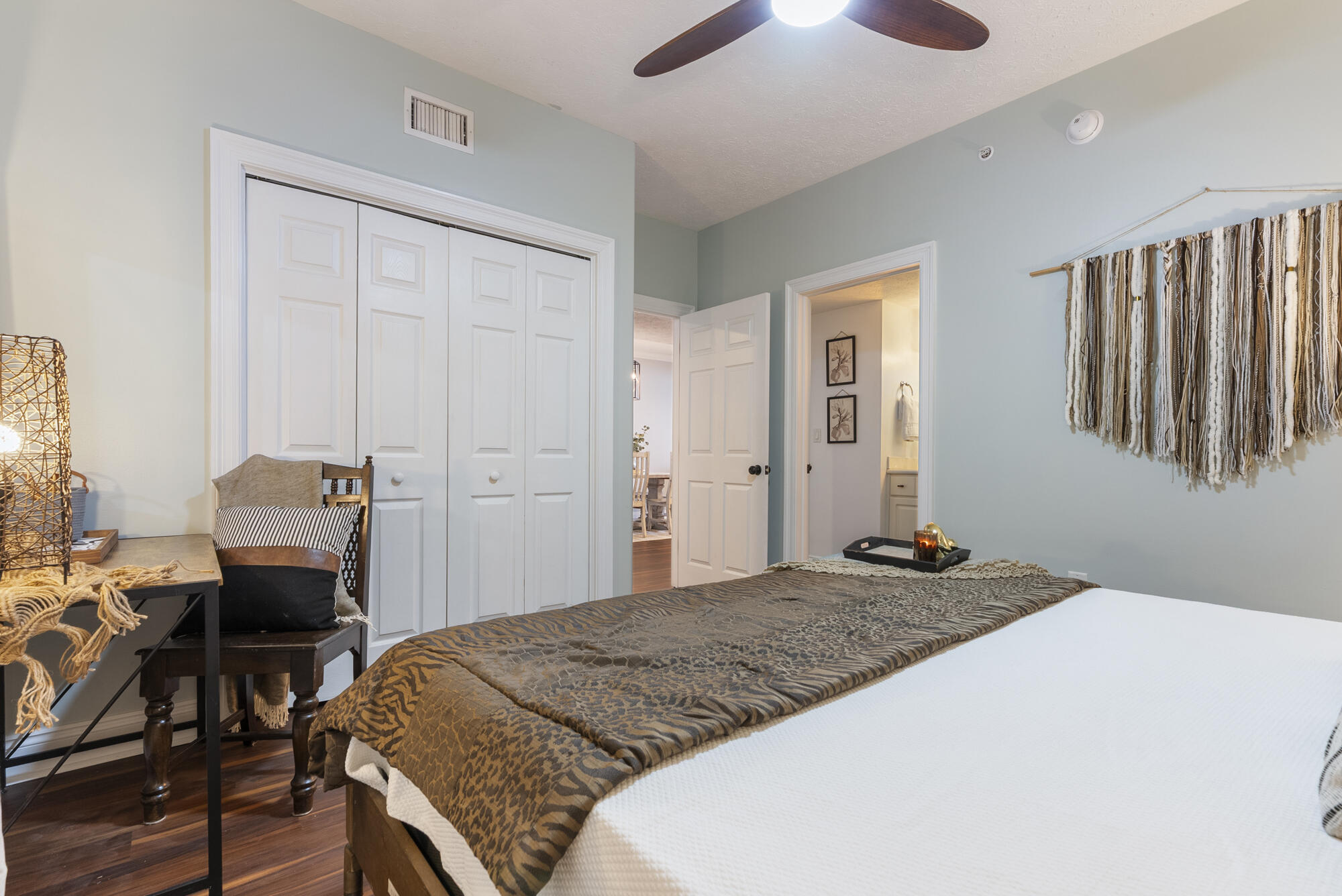 5004 Thomas Drive UNIT 209