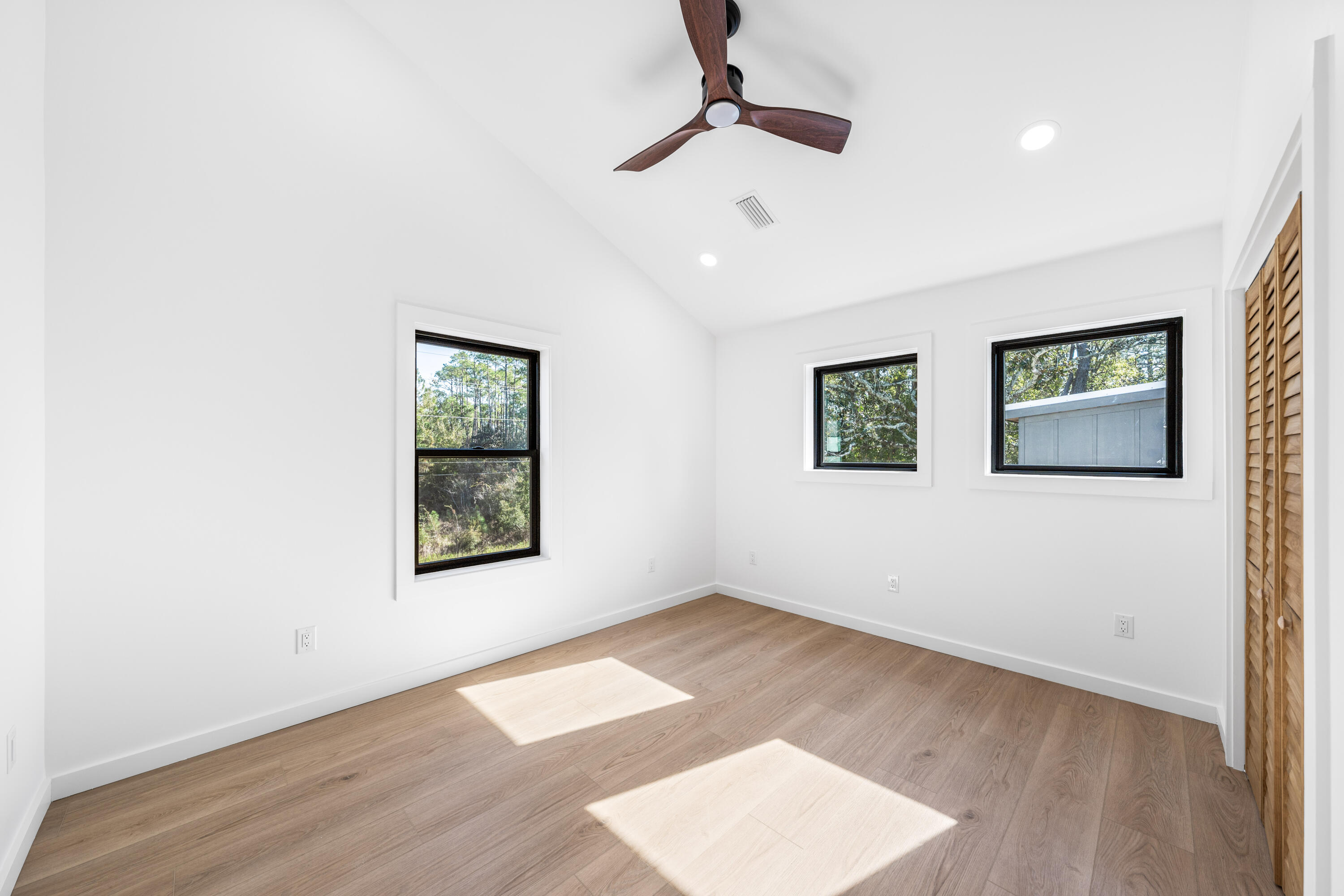 1317 N Co Highway 393