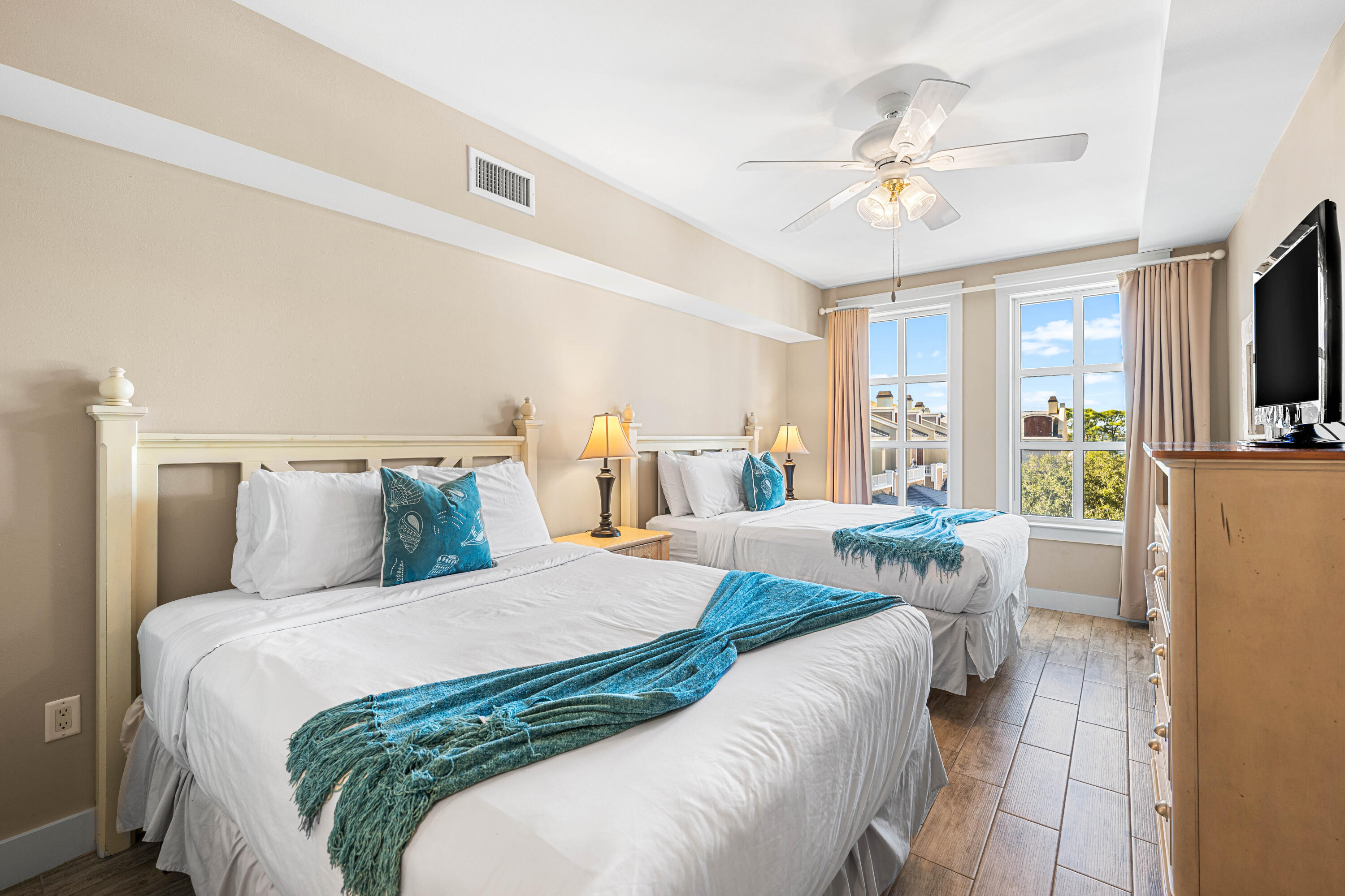 9200 Baytowne Wharf Boulevard 444/446