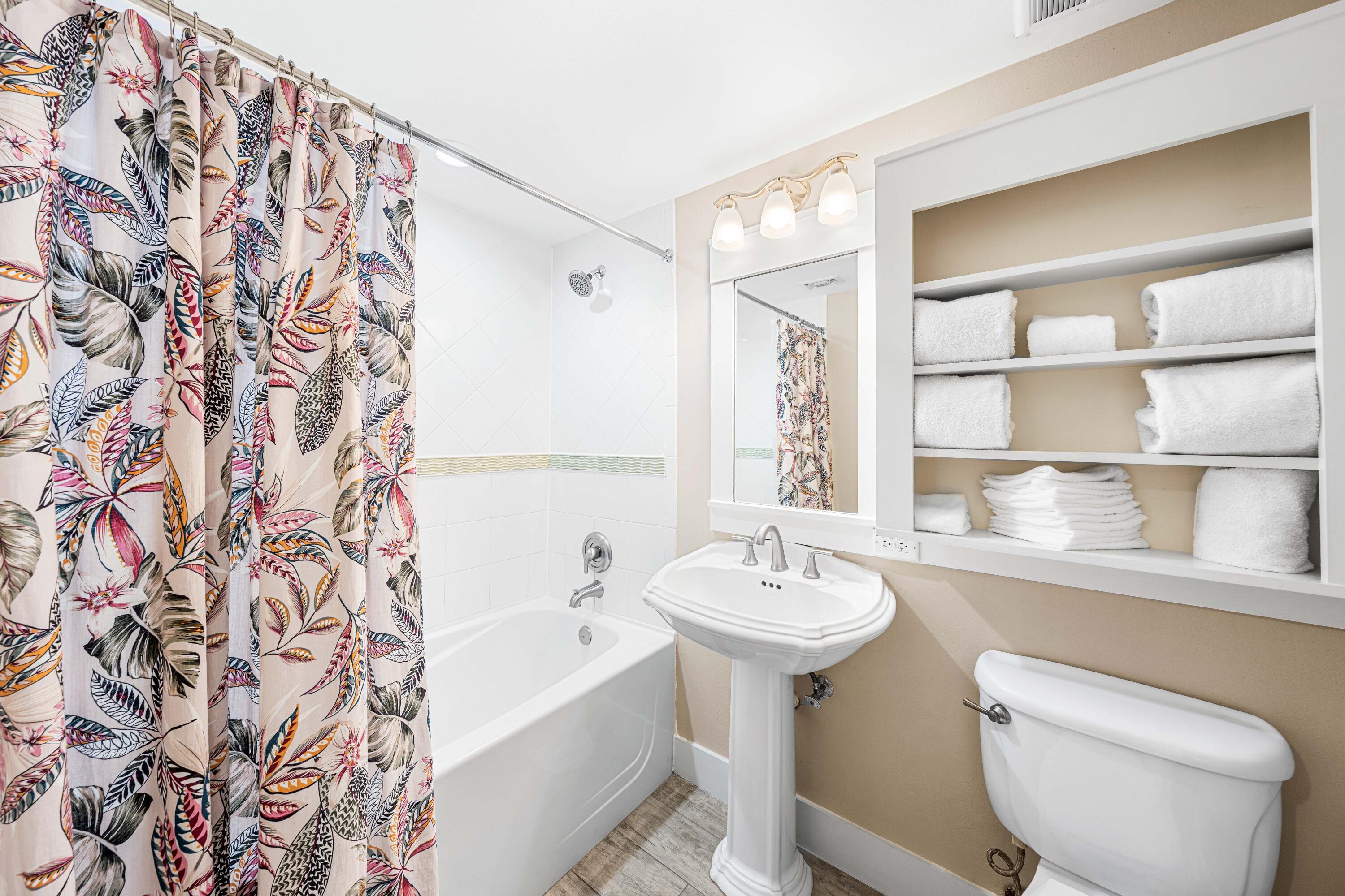 9200 Baytowne Wharf Boulevard 444/446