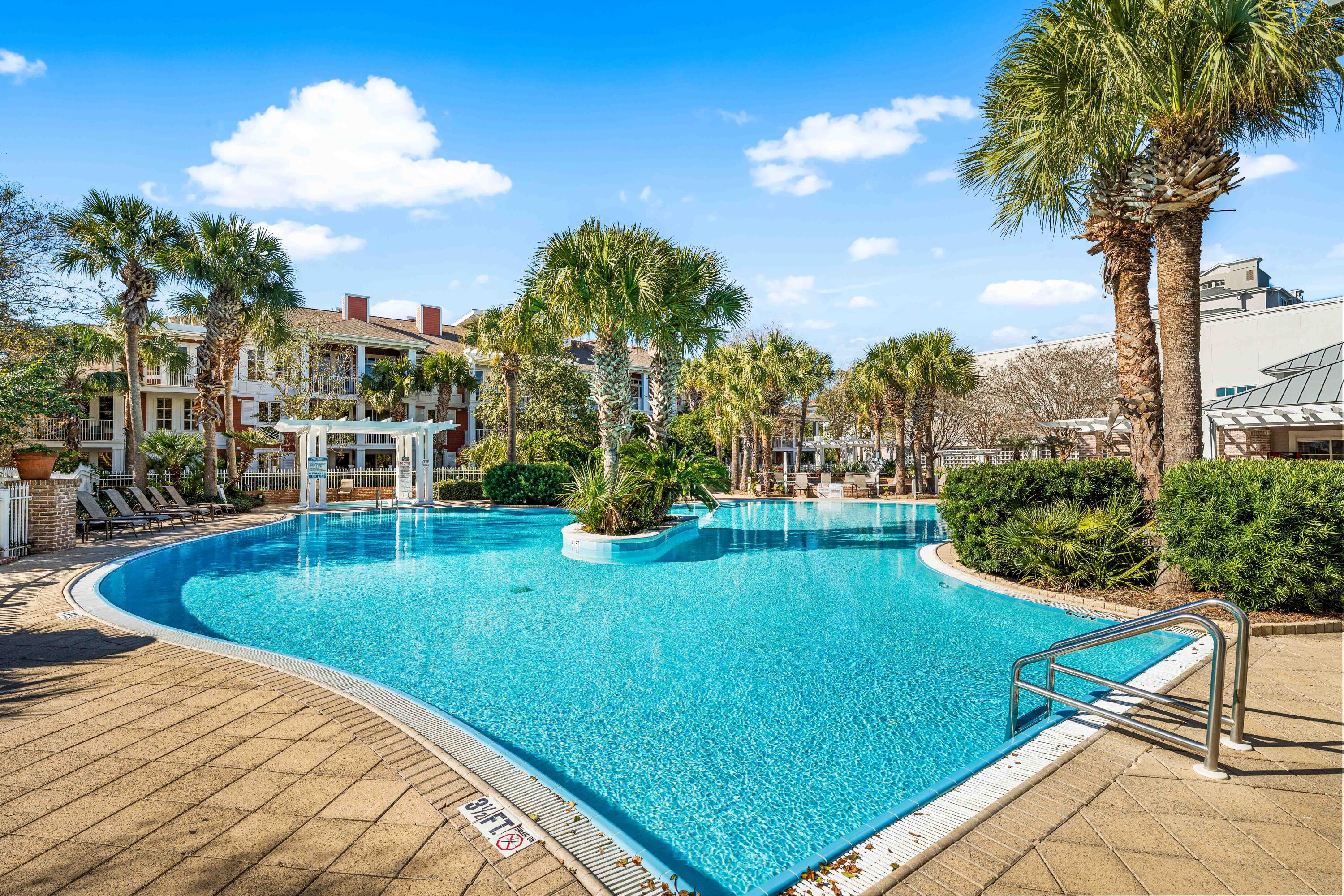 9200 Baytowne Wharf Boulevard 444/446