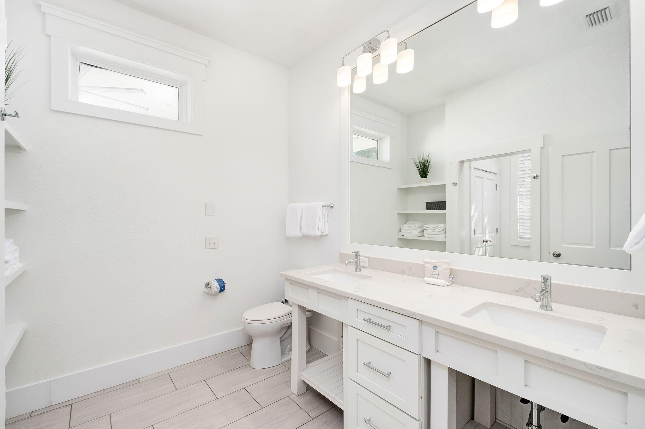 3319 E County Highway 30A