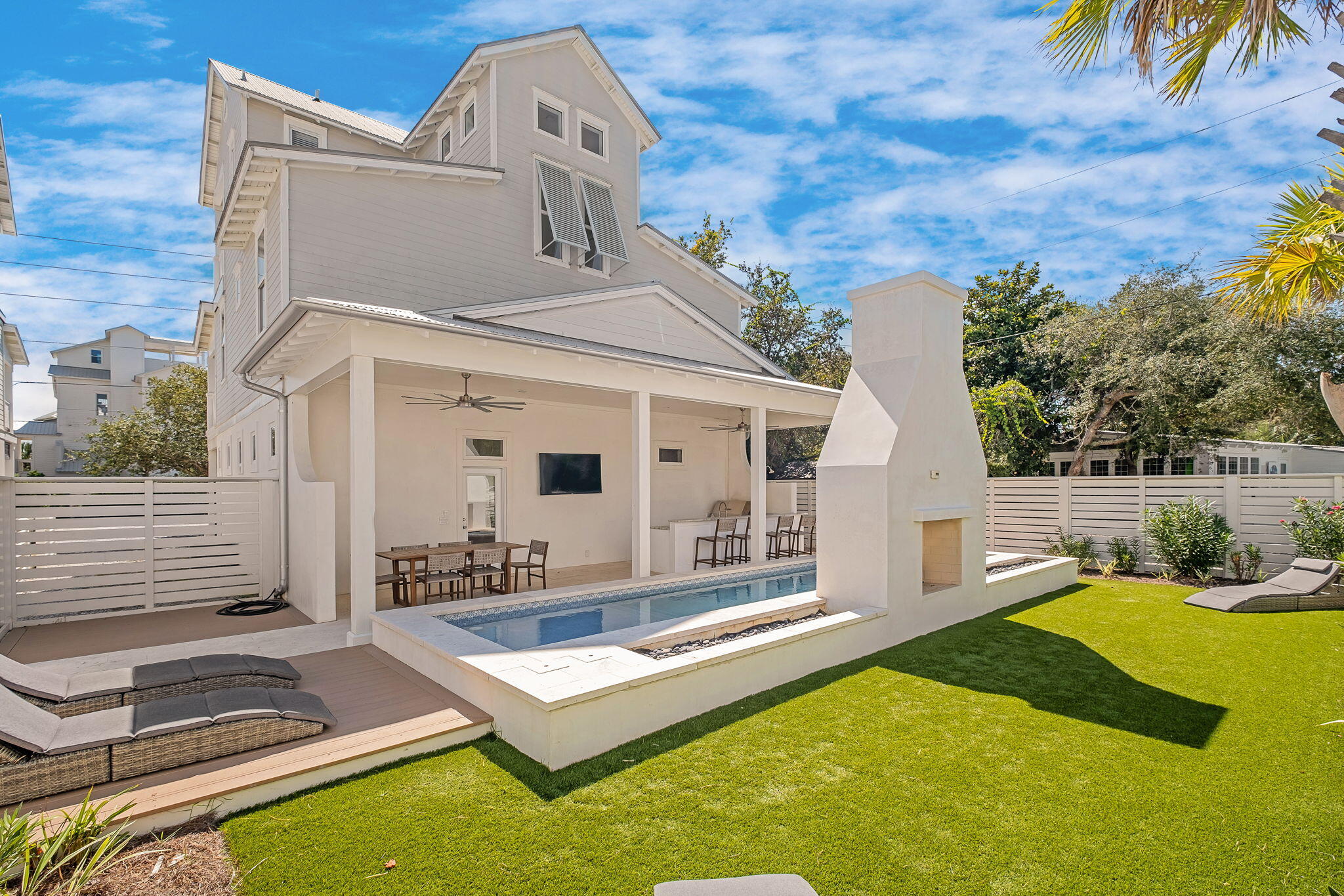 3319 E County Highway 30A