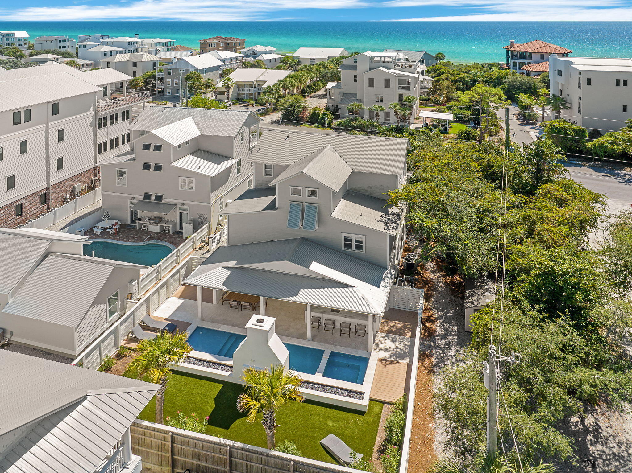 3319 E County Highway 30A