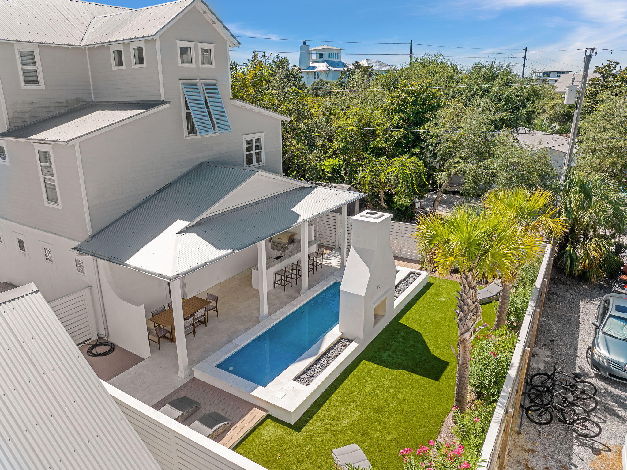 3319 E County Highway 30A