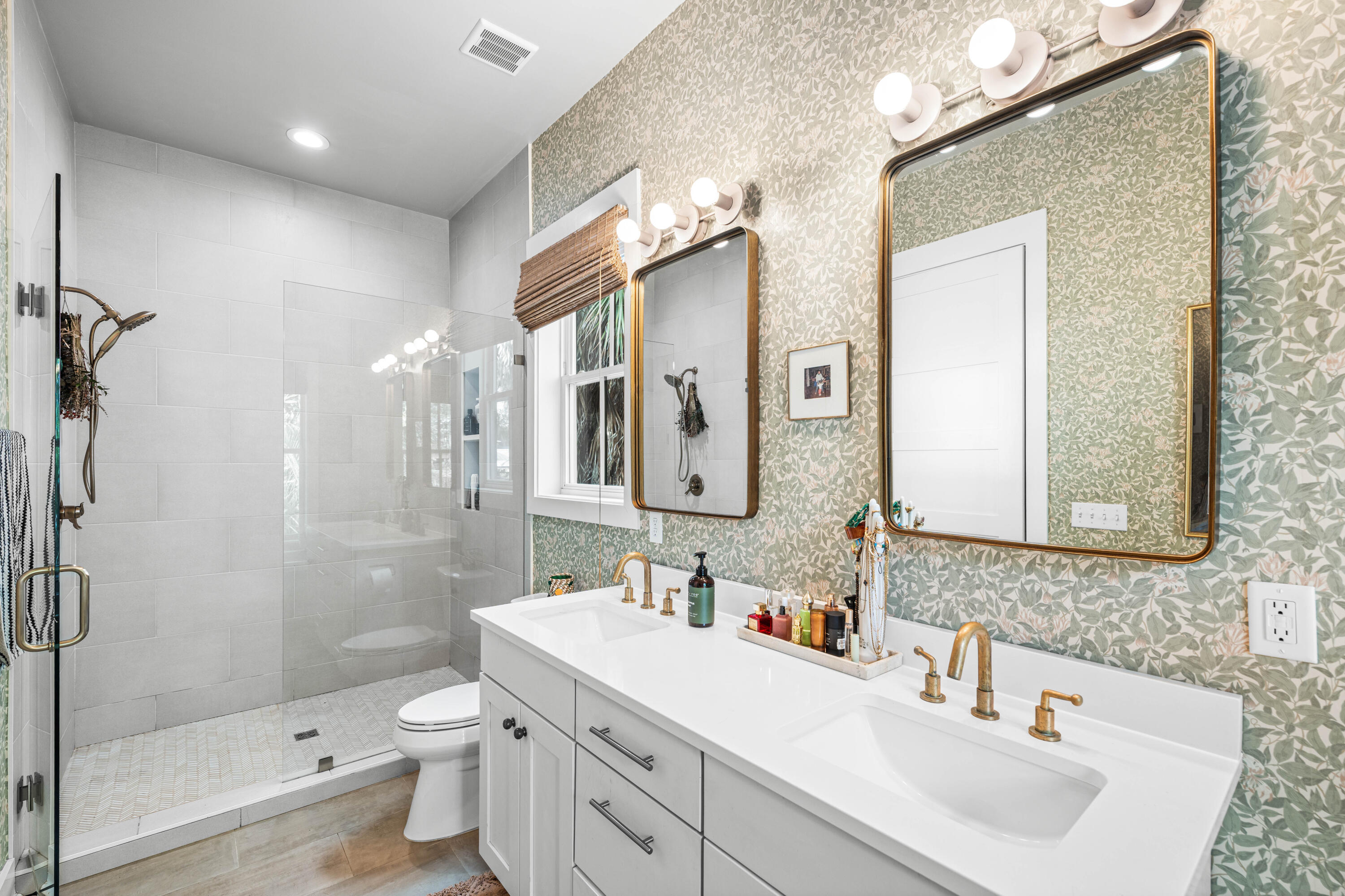 294 W Point Washington Road