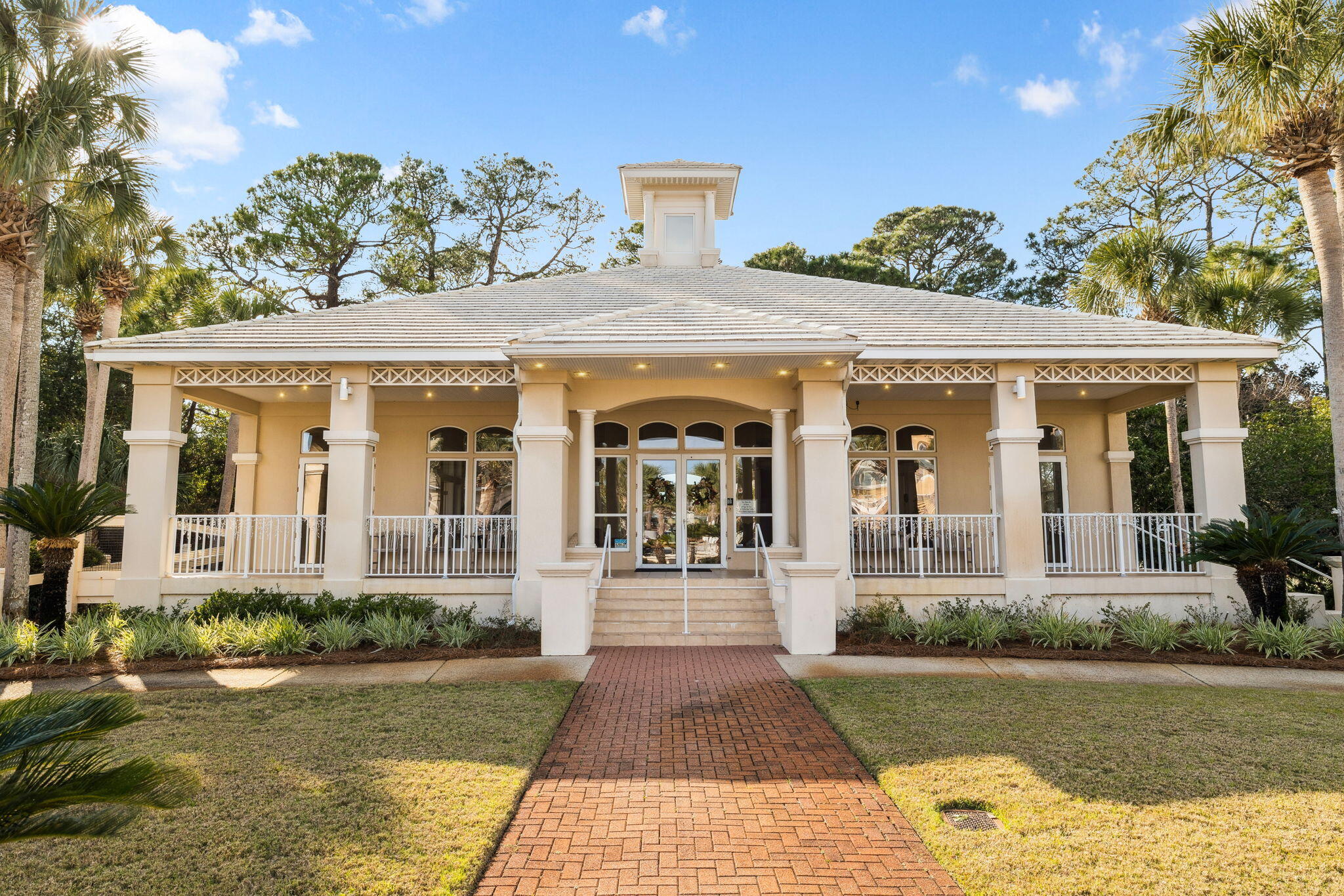 152 White Cliffs Boulevard