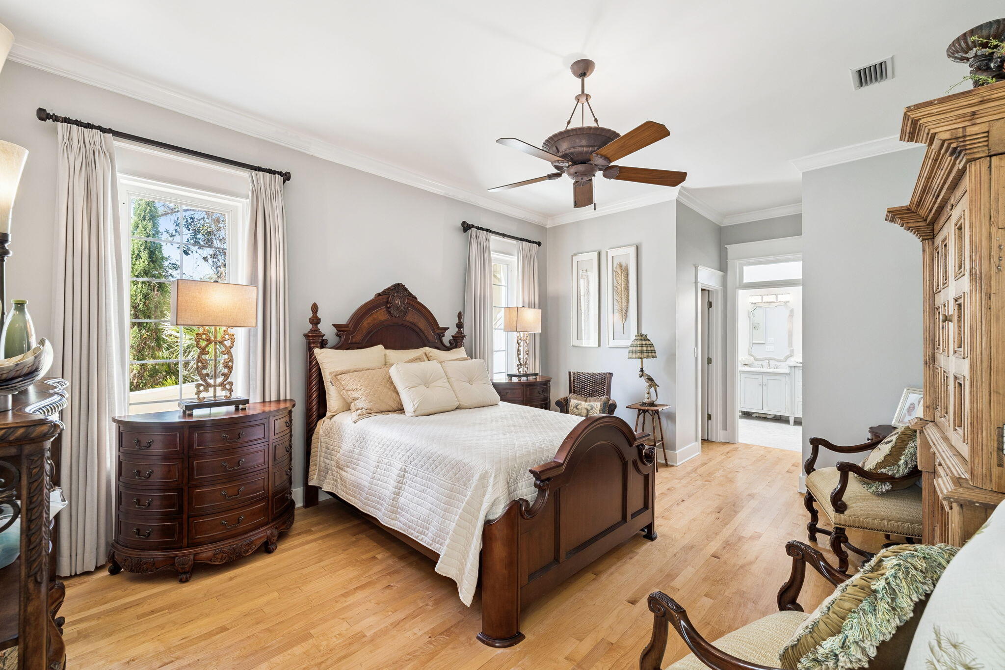 152 White Cliffs Boulevard