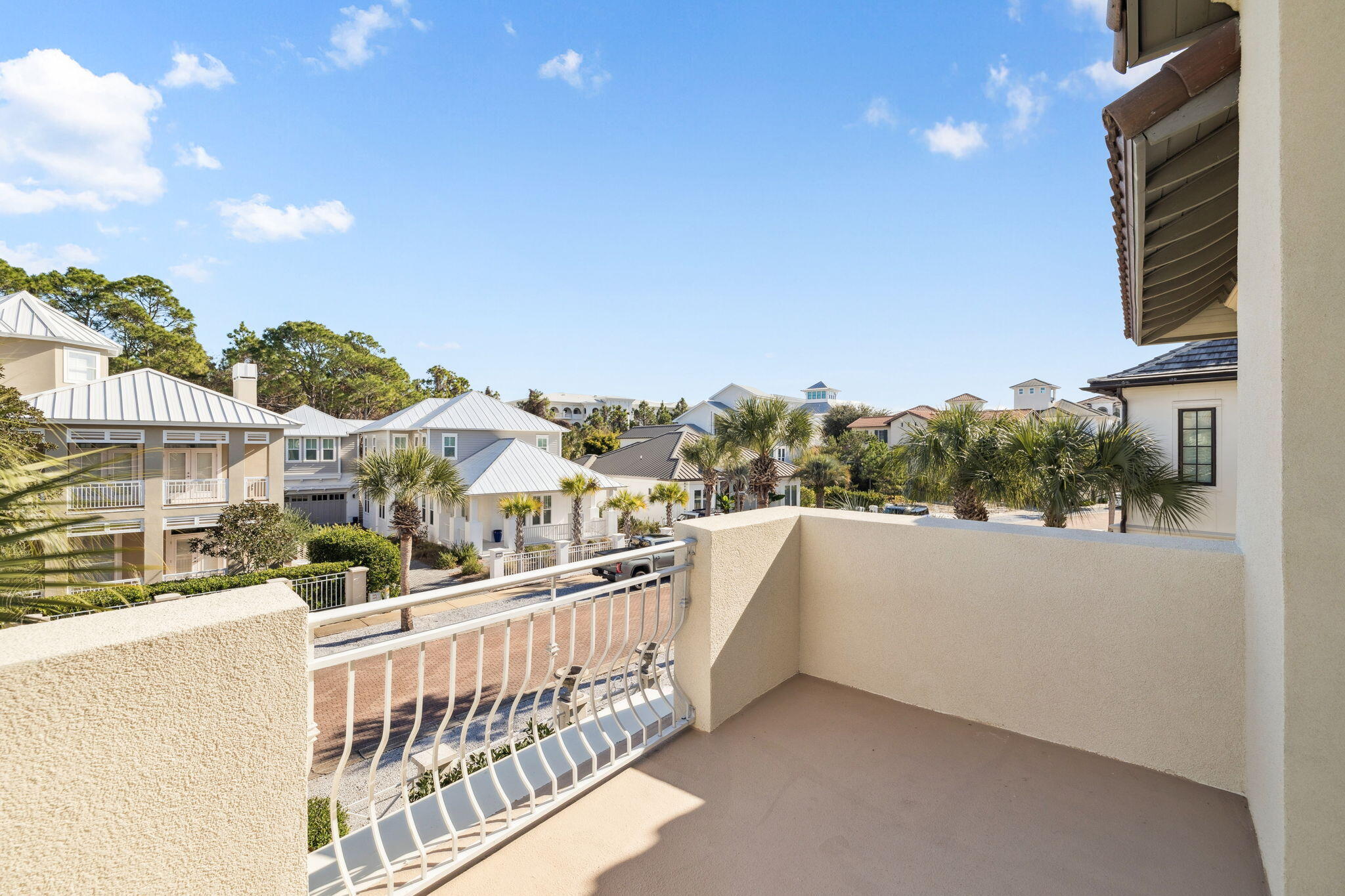 152 White Cliffs Boulevard