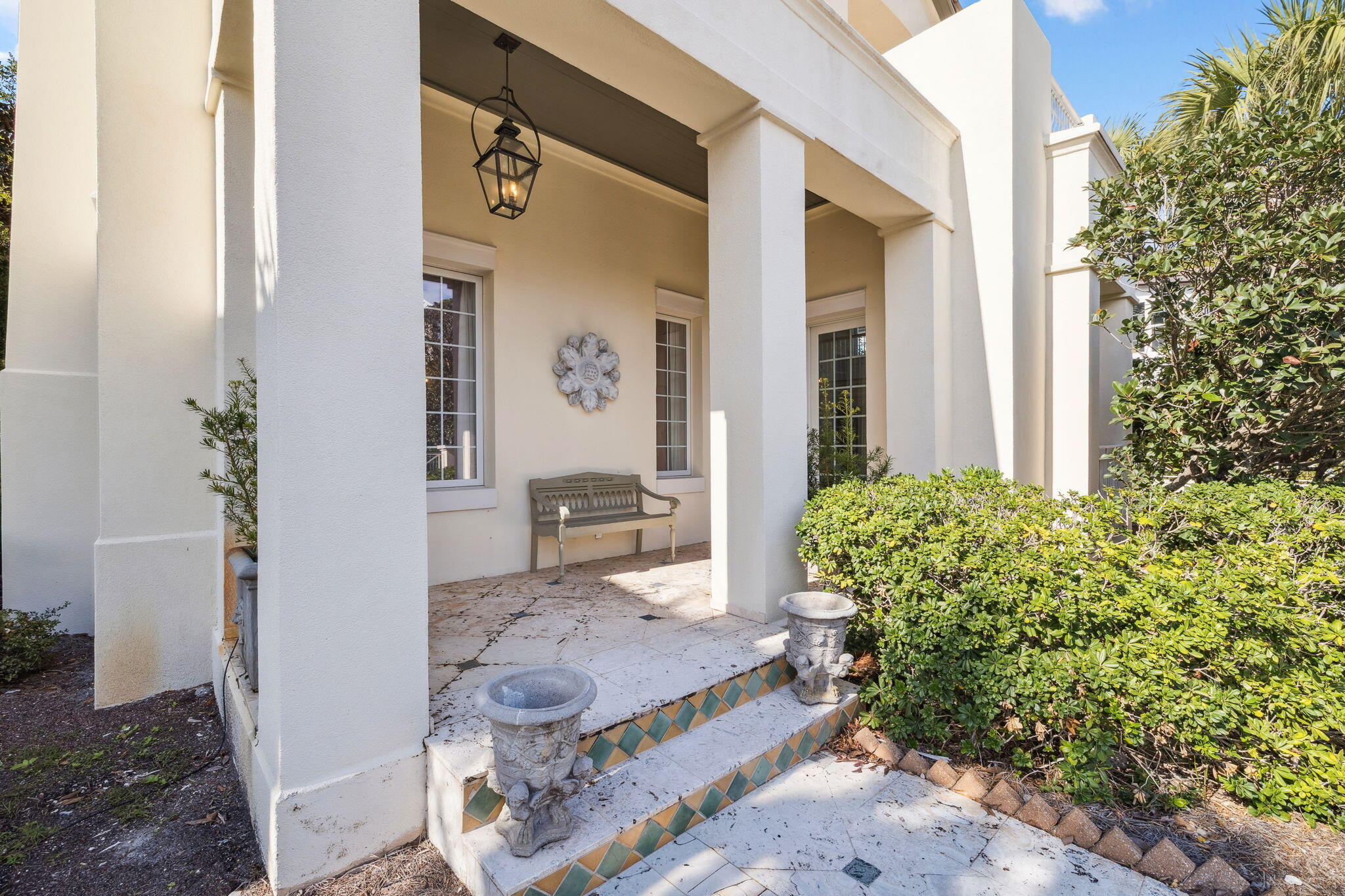 152 White Cliffs Boulevard