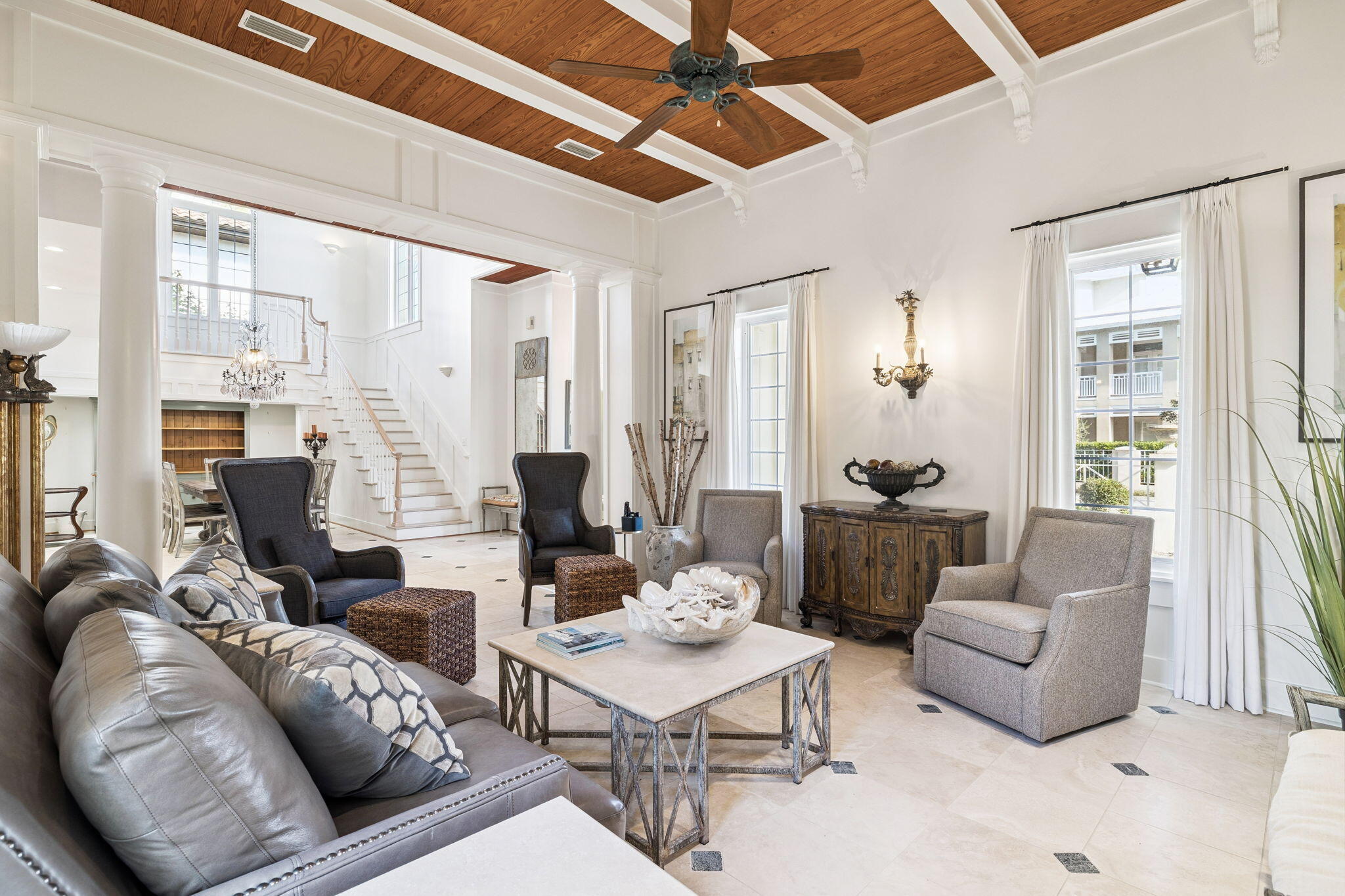 152 White Cliffs Boulevard