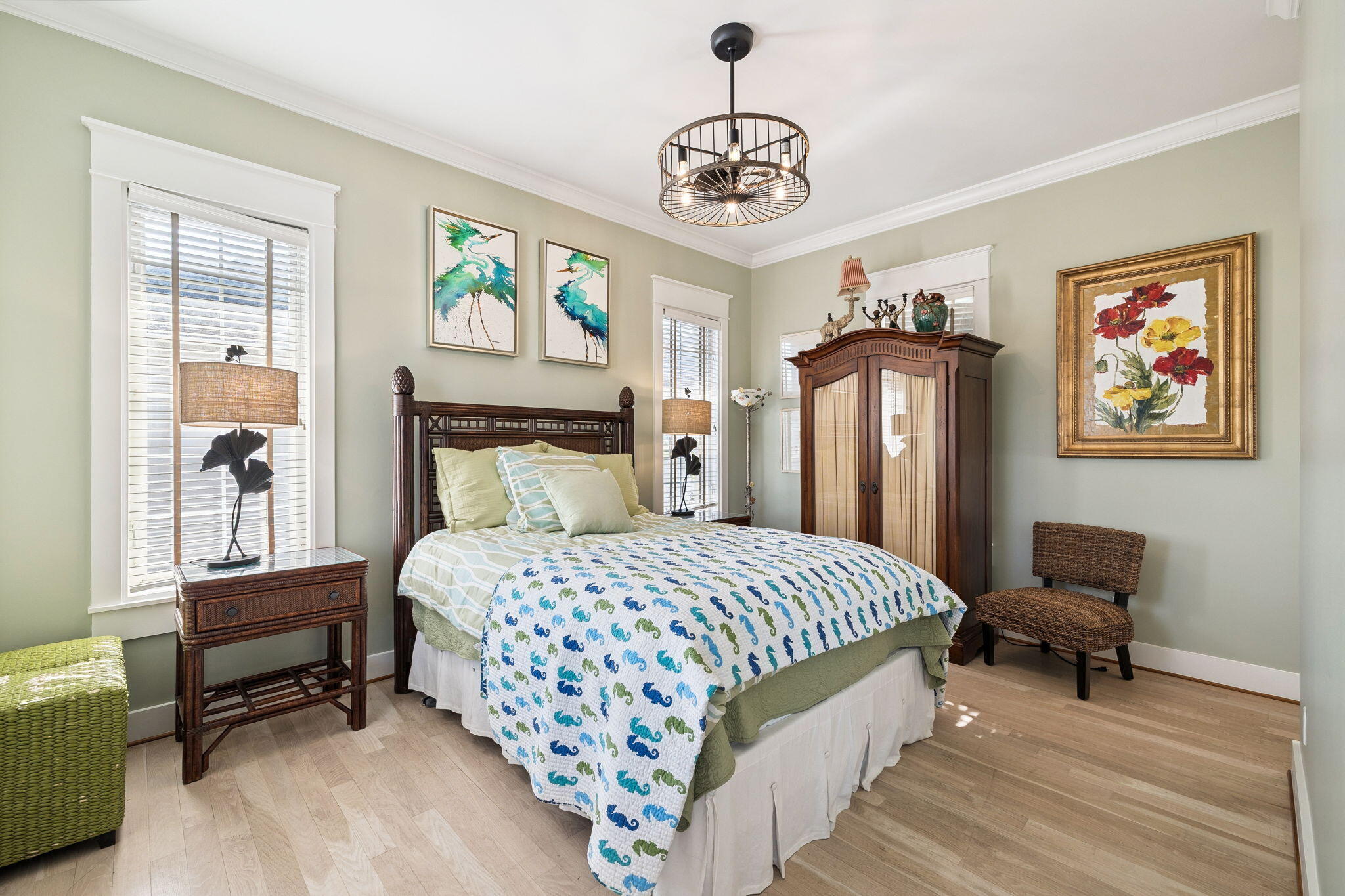 152 White Cliffs Boulevard